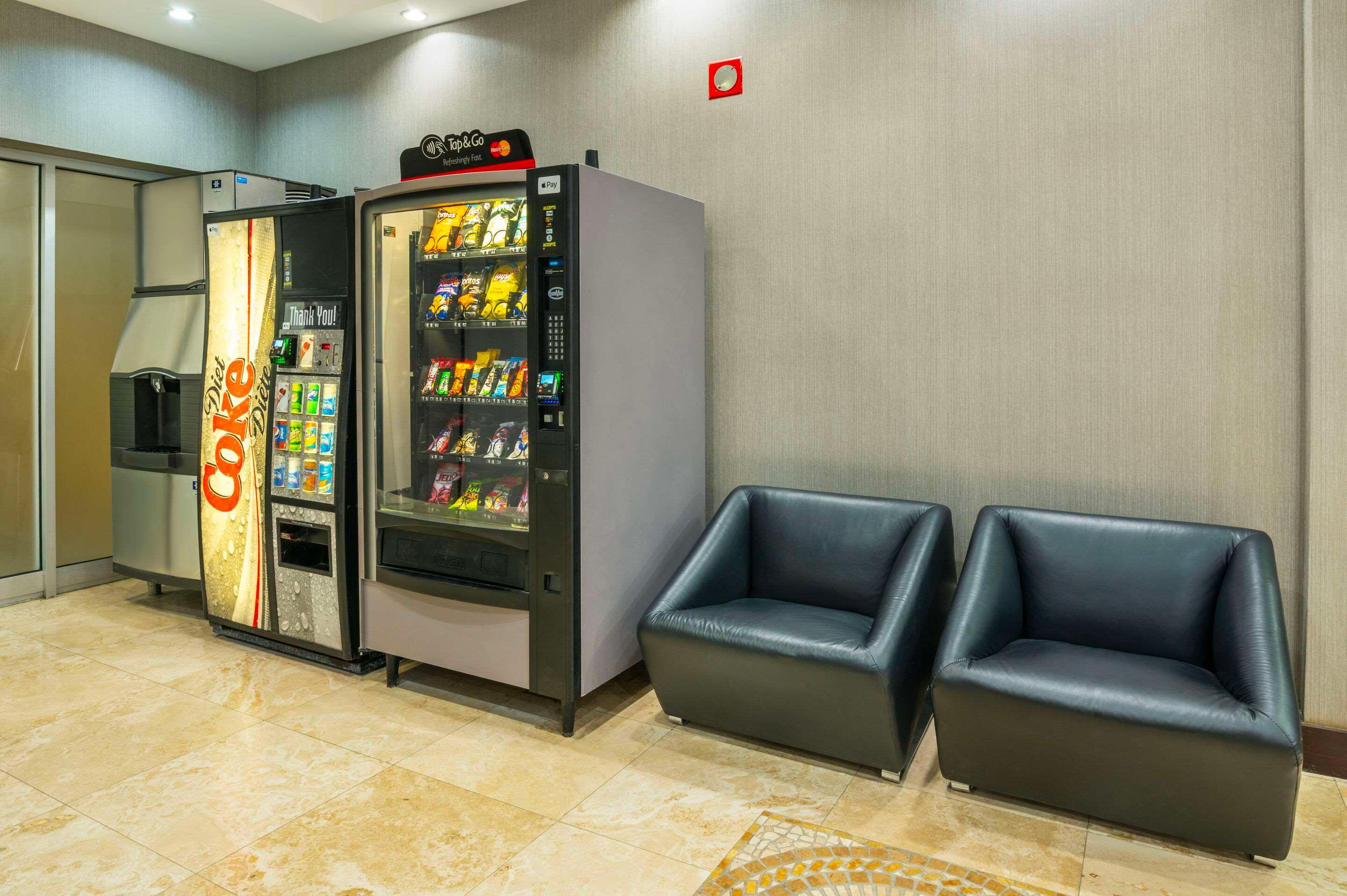 Vista Lobby Comfort Inn & Conference Centre Toronto Airport
