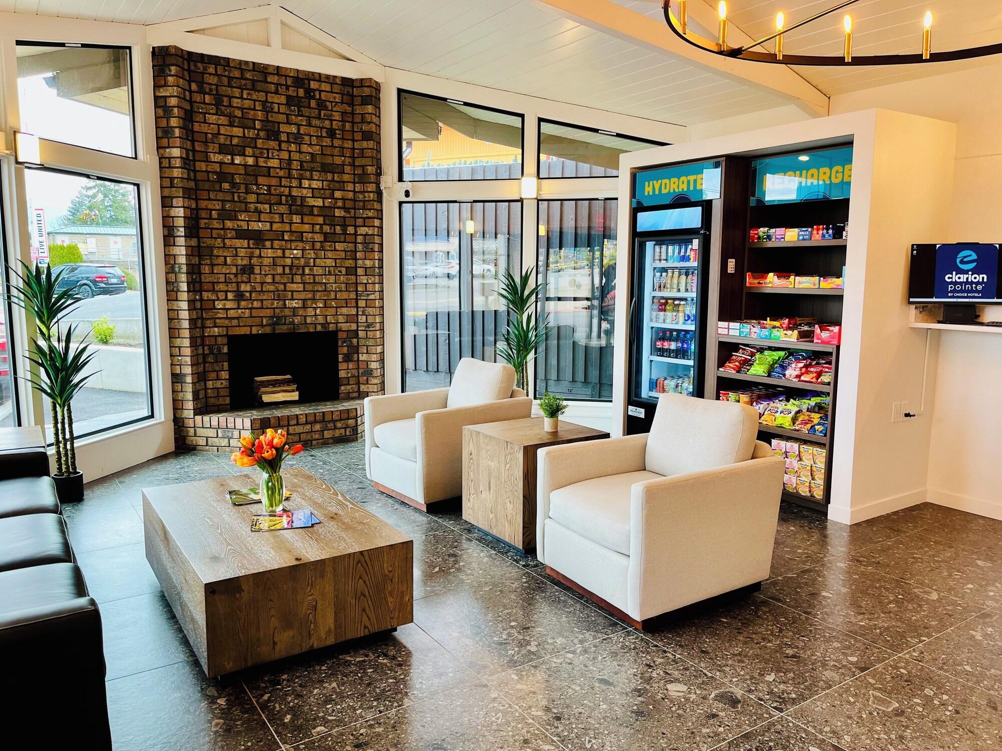 Vista Lobby Clarion Pointe Mount Vernon - Burlington