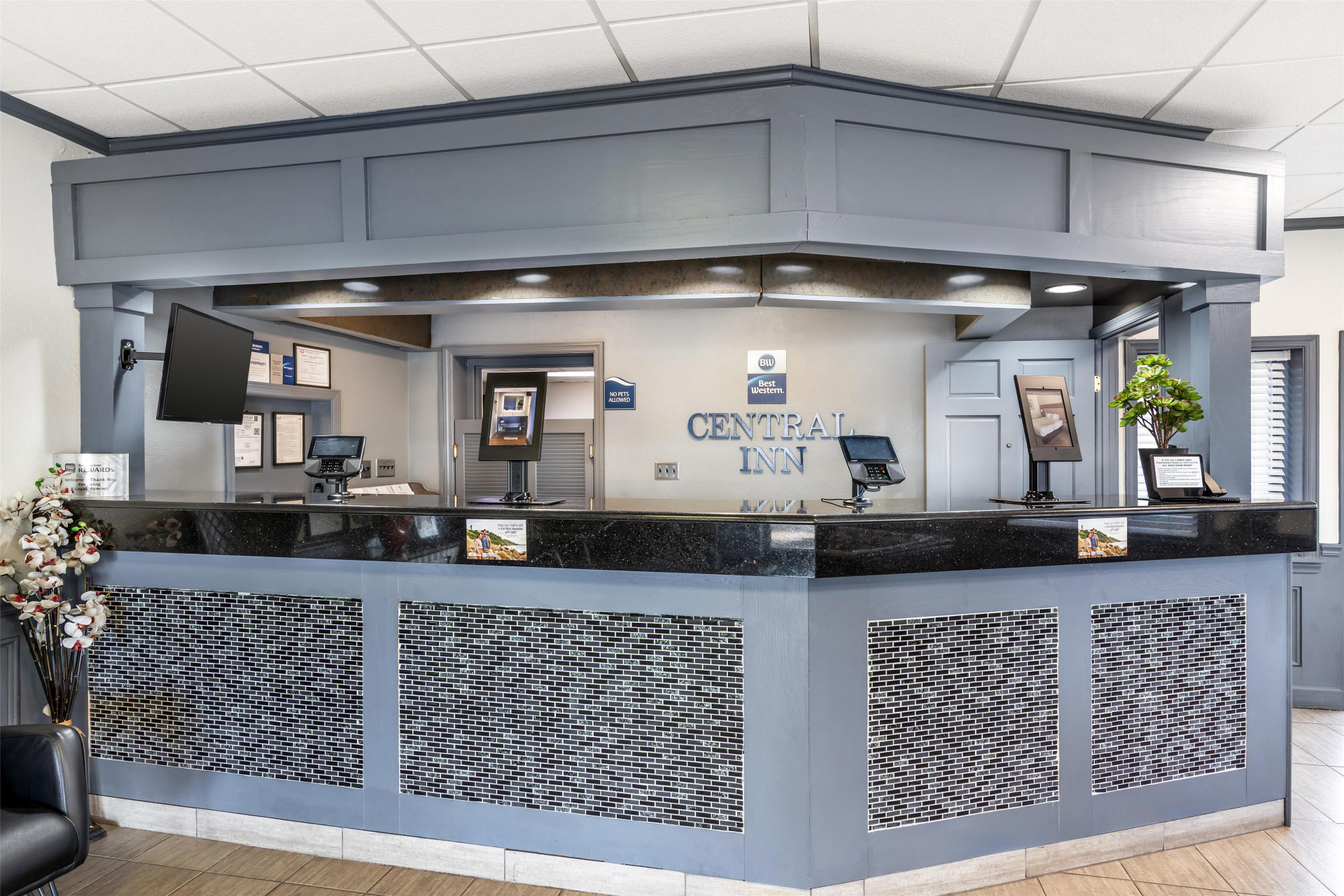 Vista Lobby Best Western Central Inn