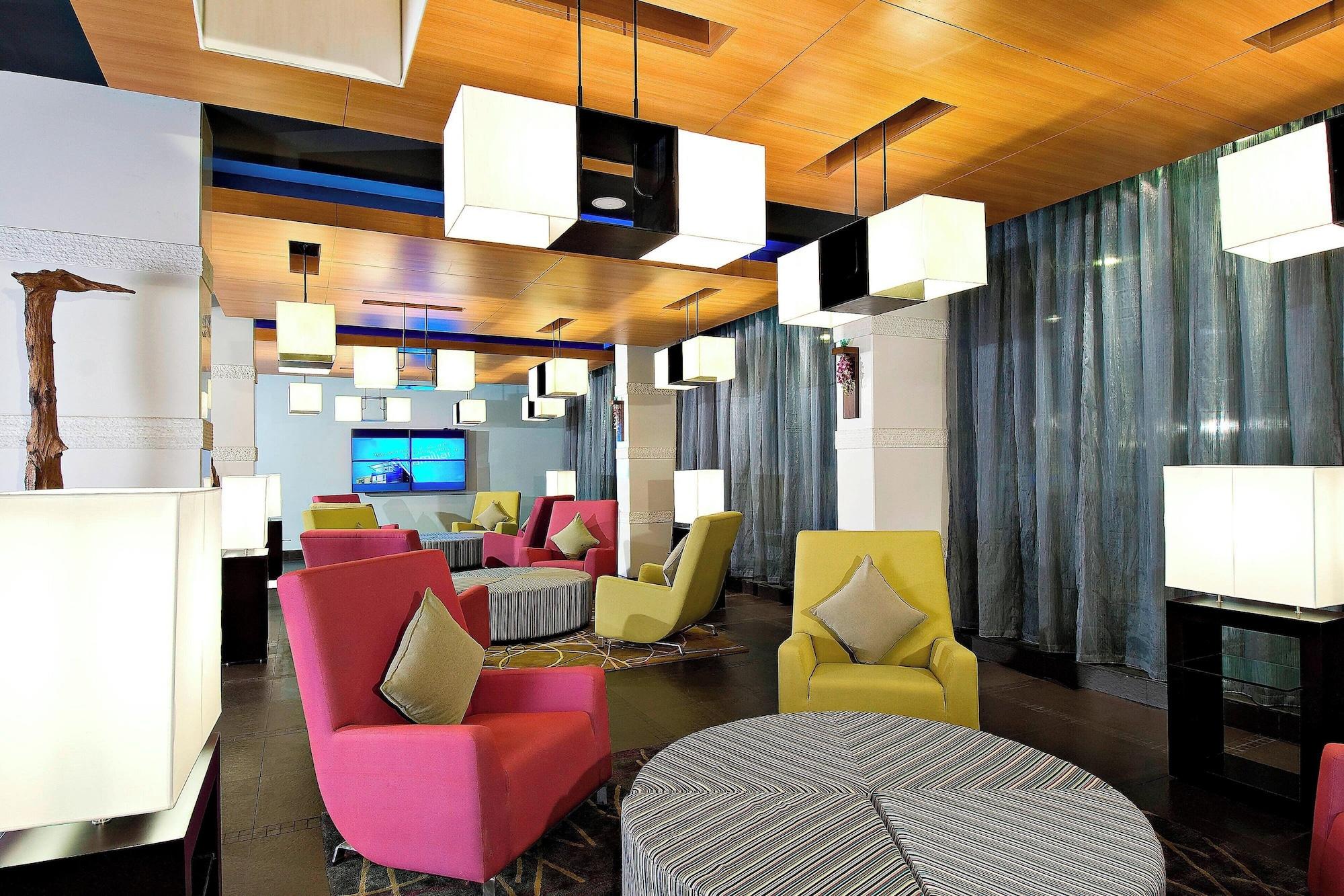 Bar/Salón Aloft Bengaluru Whitefield