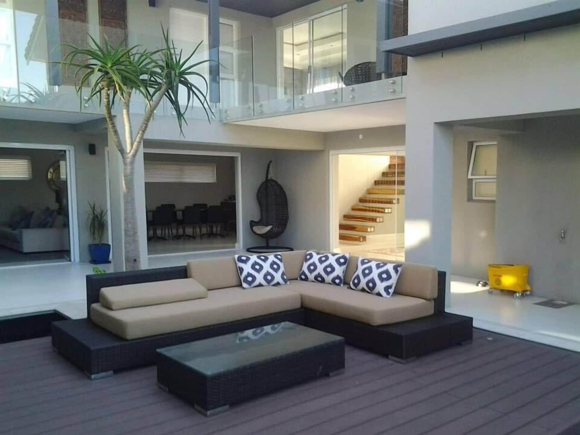 Vista Lobby Grand Blue D