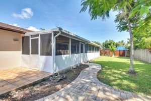Alquiler Vacacional - Pet-friendly Home w/ Yard ~ 3 Mi to Zoo Miami!