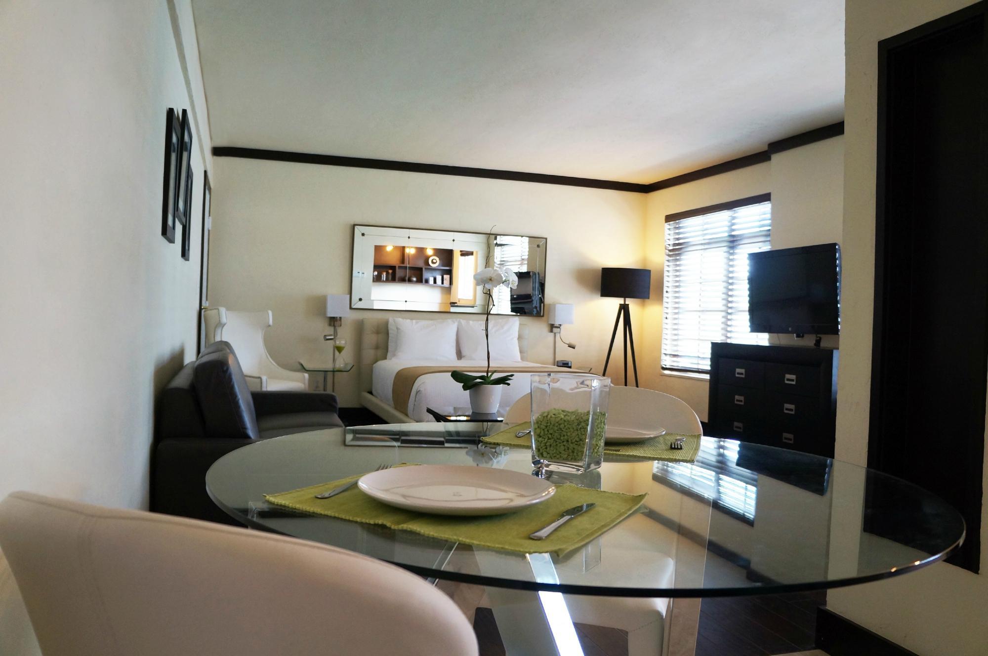 Hotel Lincoln Arms Suites