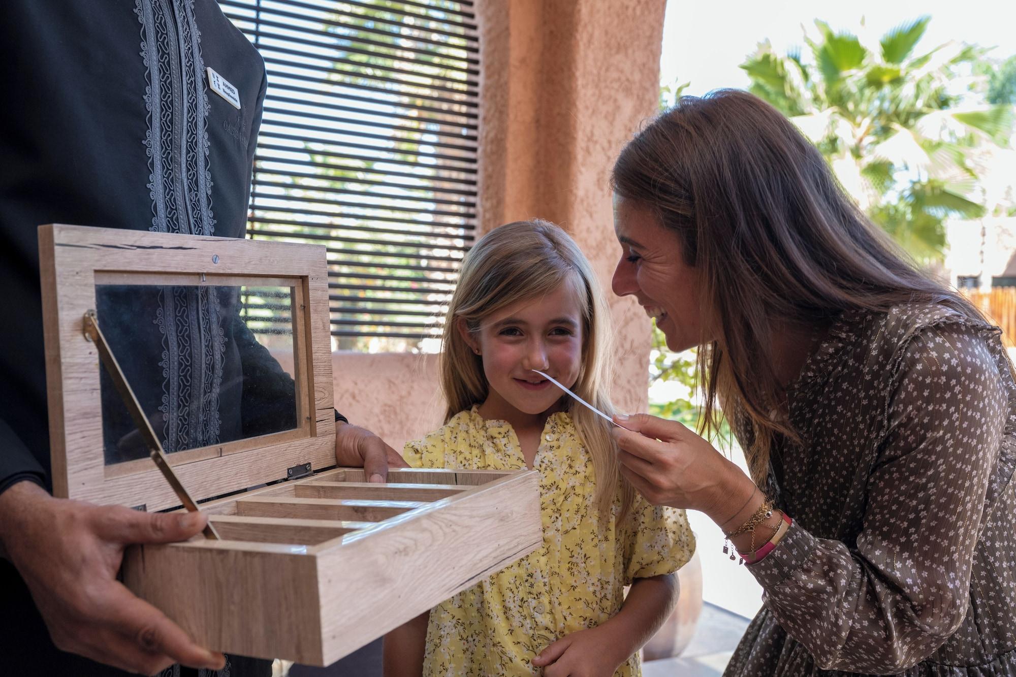 Vista Lobby Oasis Lodges