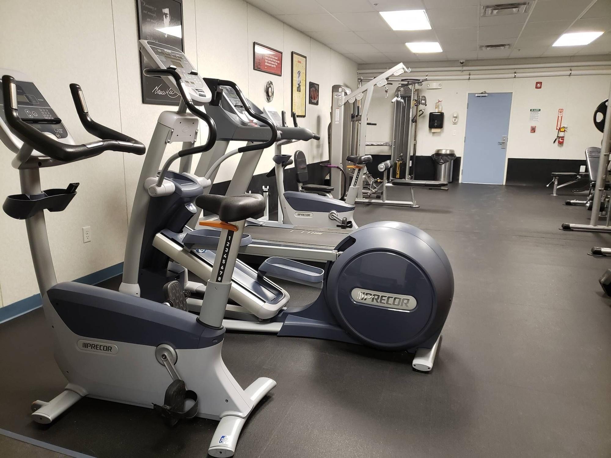 Gimnasio Target Hospitality-Watford City Lodge