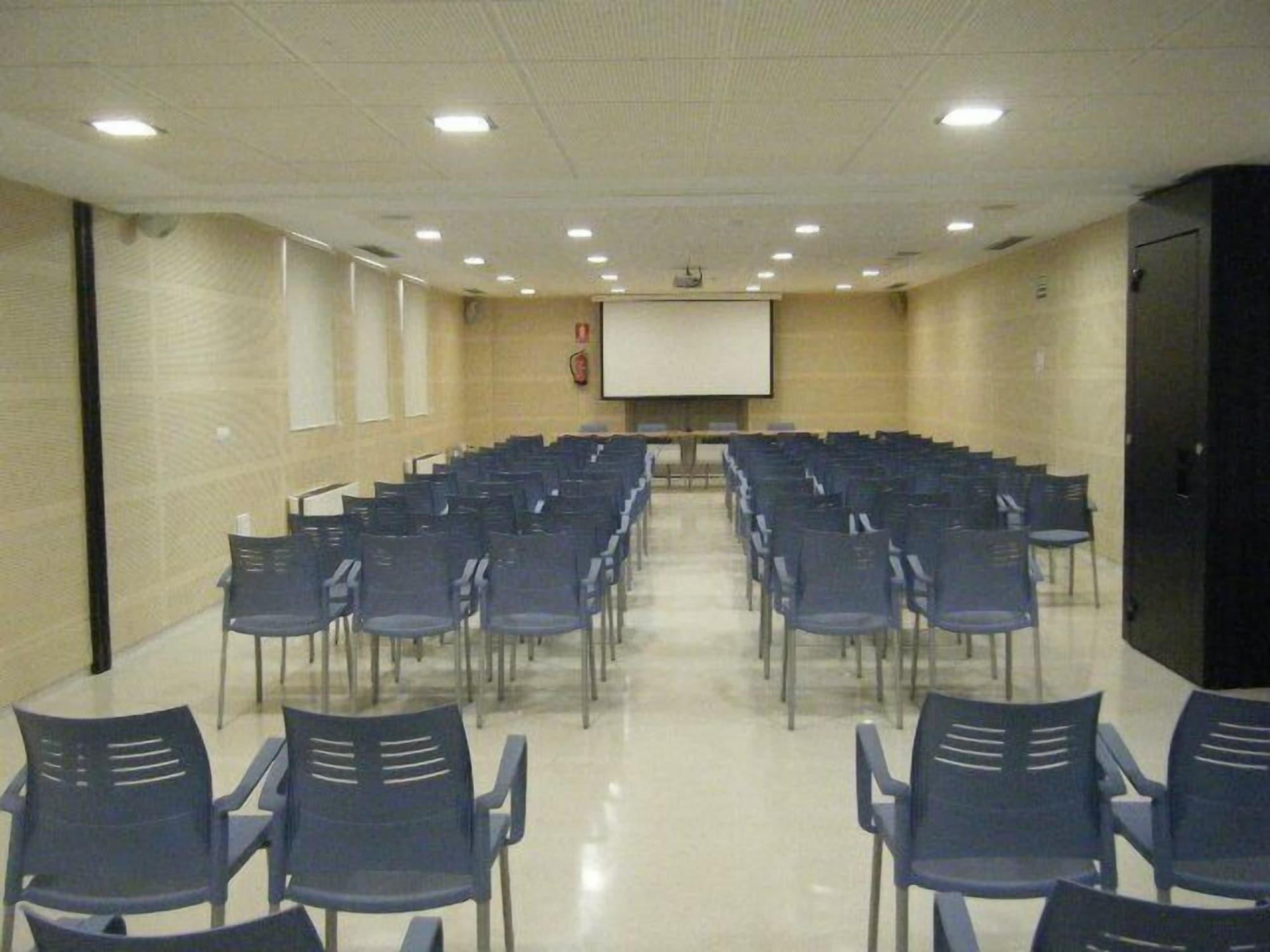 Sala de Reuniones Albergue Inturjoven Chipiona - Hostel