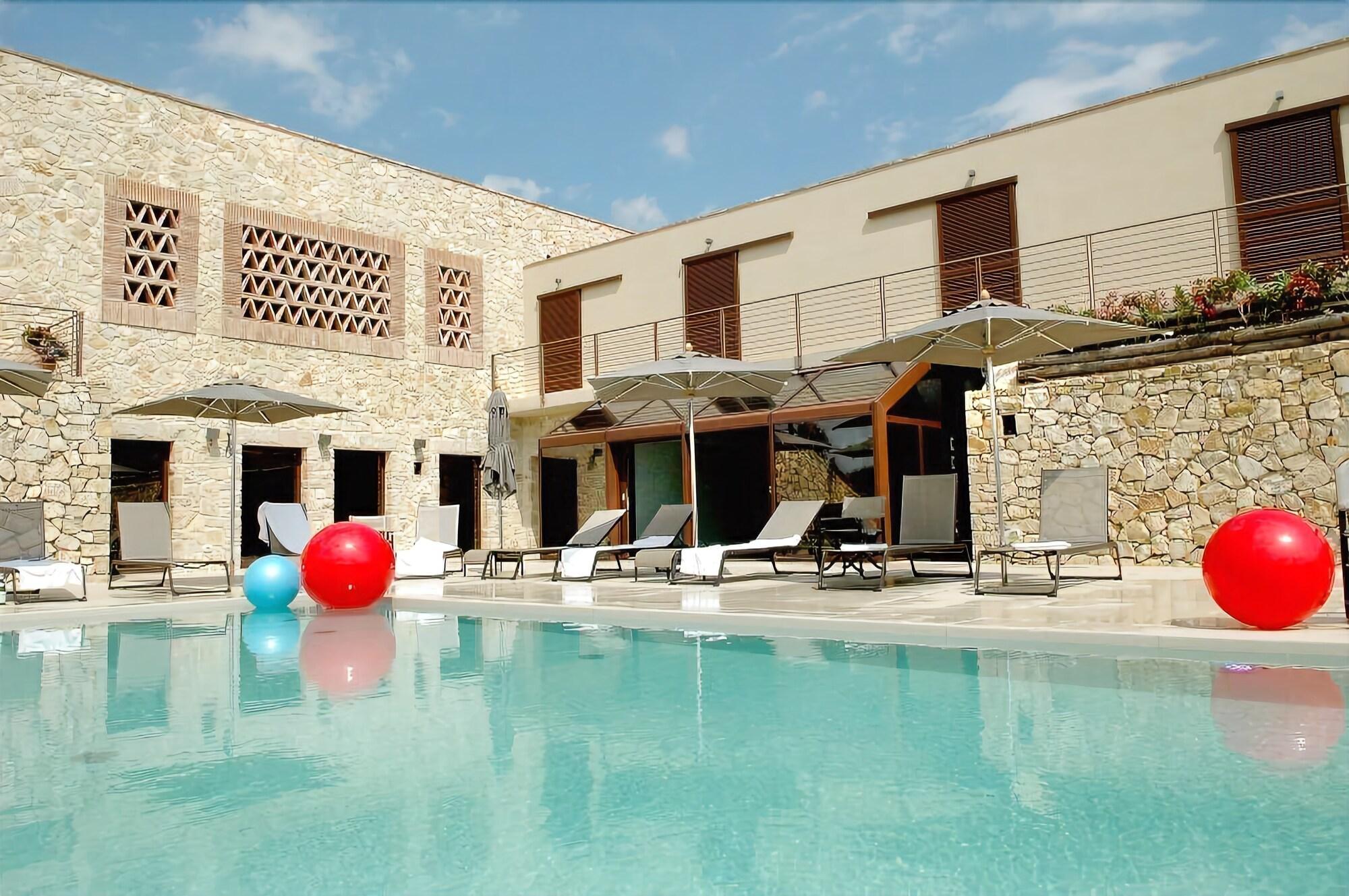 Vista Piscina Vallantica Resort & Spa