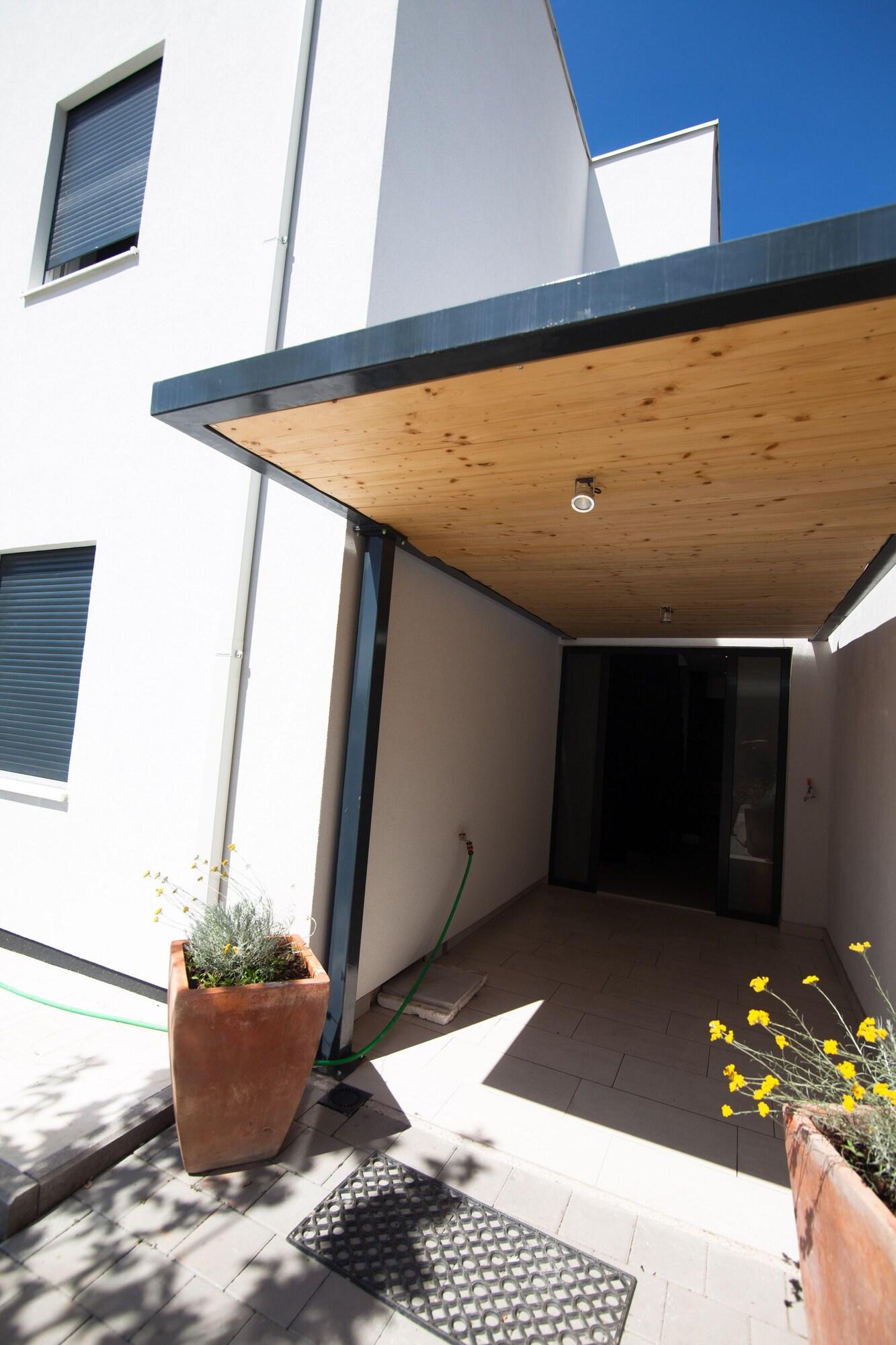 Vista Exterior Basic Mansion