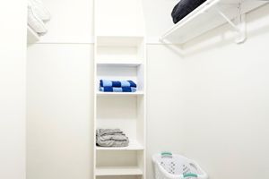 Alquiler Vacacional - Victoria's Den-Close to airport, Cruiseport, Whole Foods