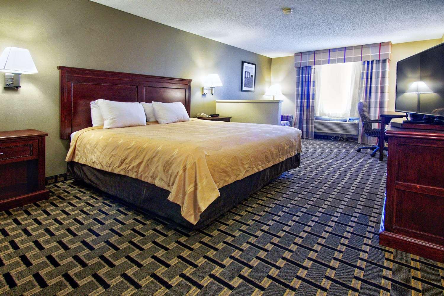 Suite Quality Inn Moore - Oklahoma City