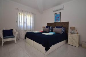 Arriendo temporal - Spacious family villa, private pool with delightful panoramic views to the coast