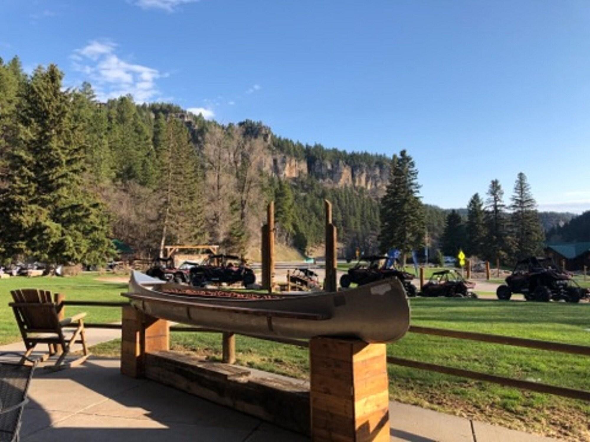 Varios Spearfish Canyon Lodge