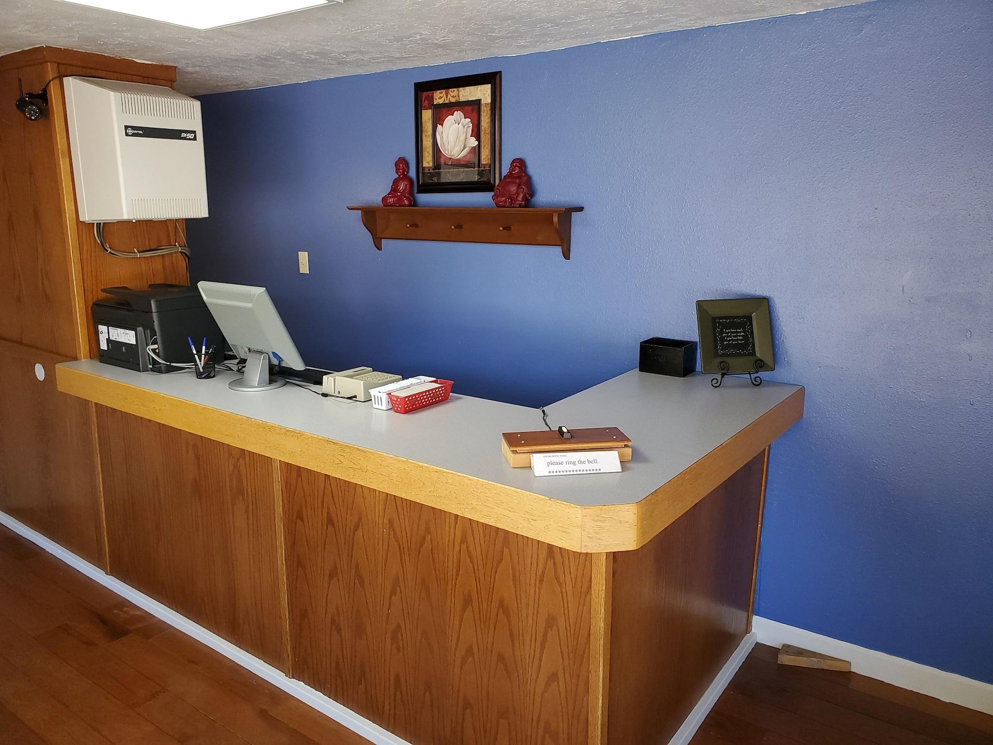 Vista Lobby Safari Motel