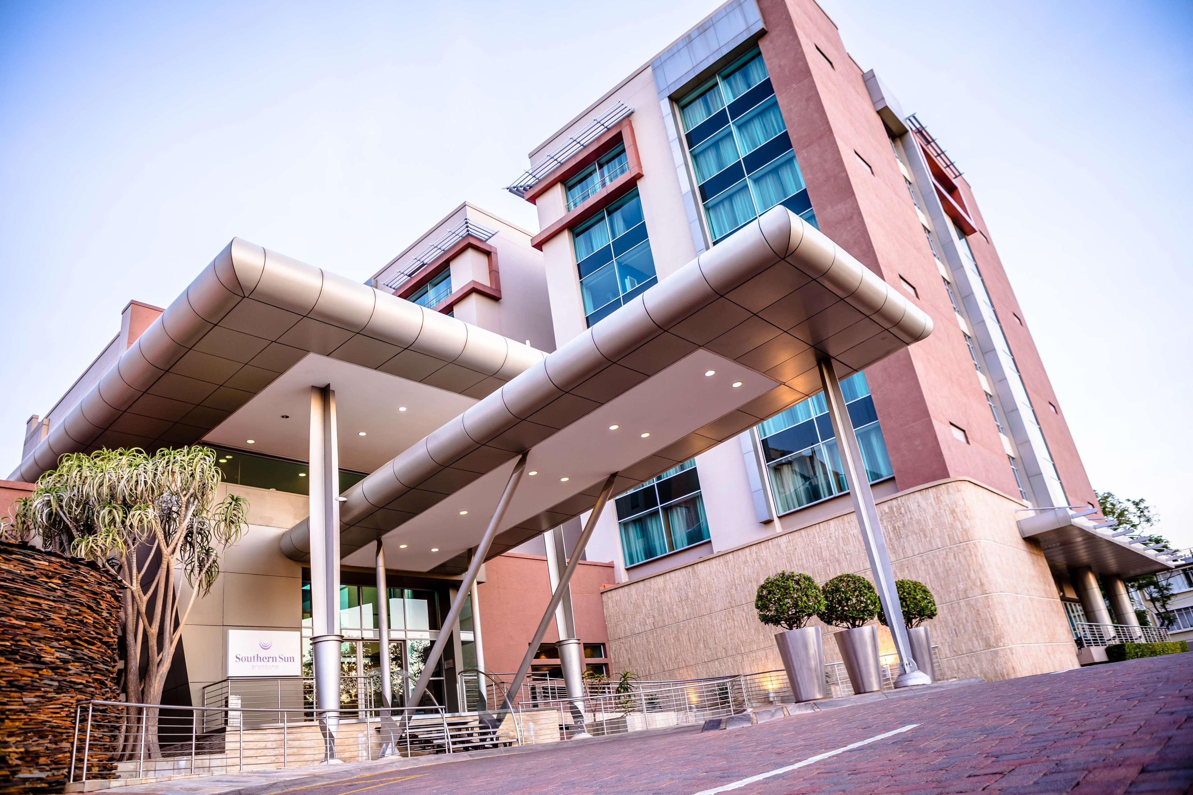 Vista Exterior Southern Sun Rosebank