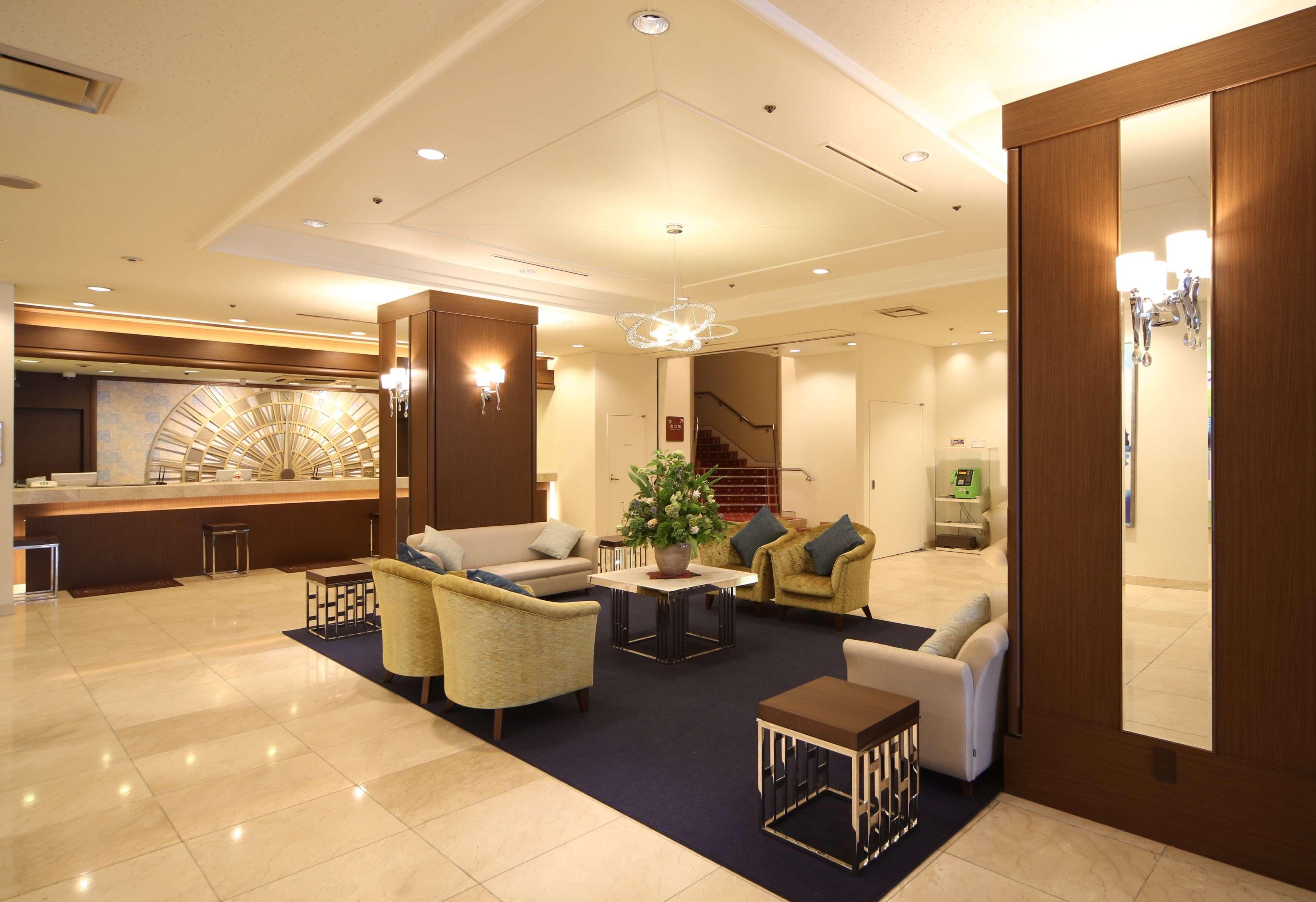 Vista Lobby Kobe Sannomiya Tokyu REI Hotel