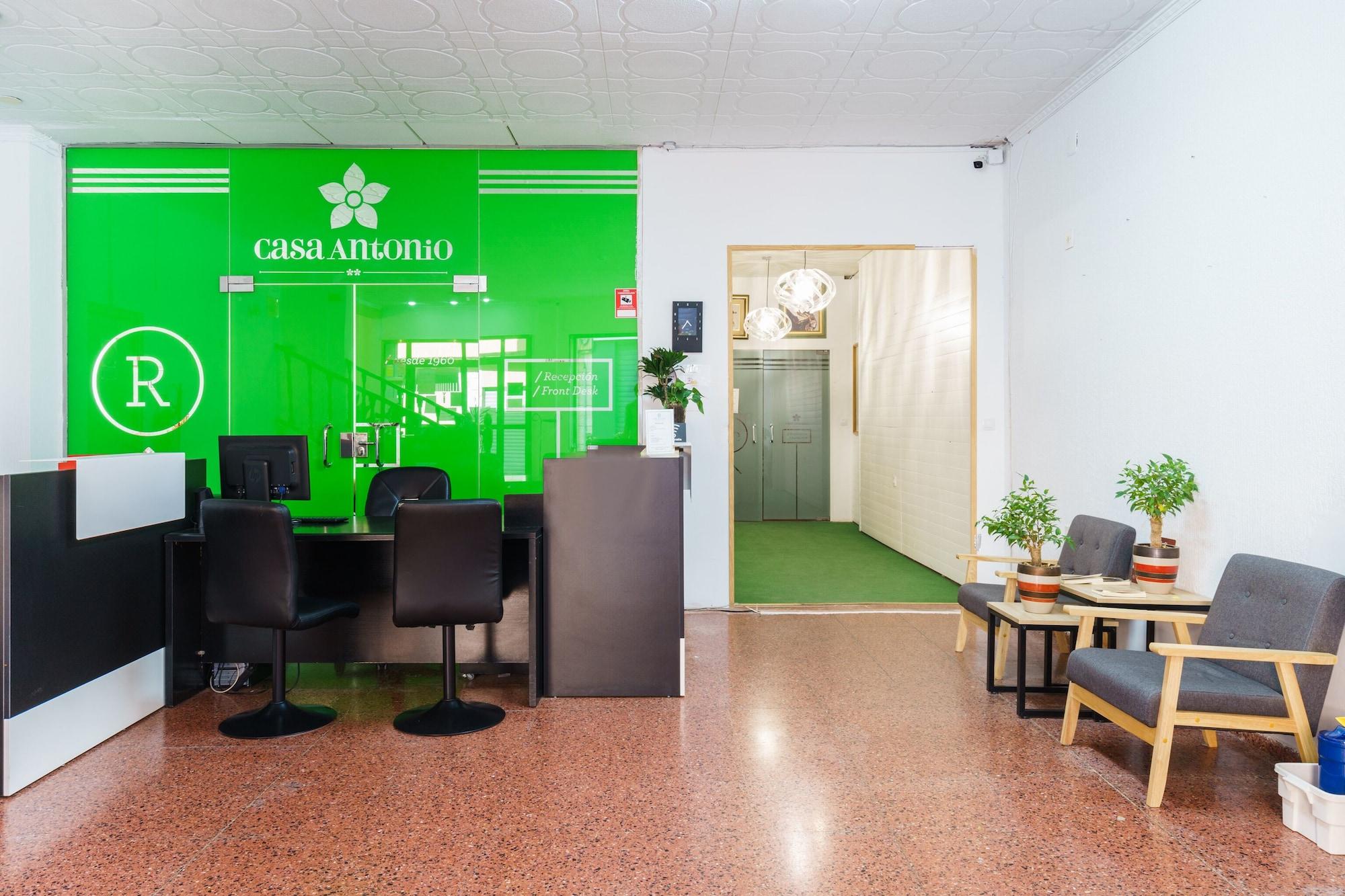 Vista Lobby Hostal Casa Antonio by Vivere Stays