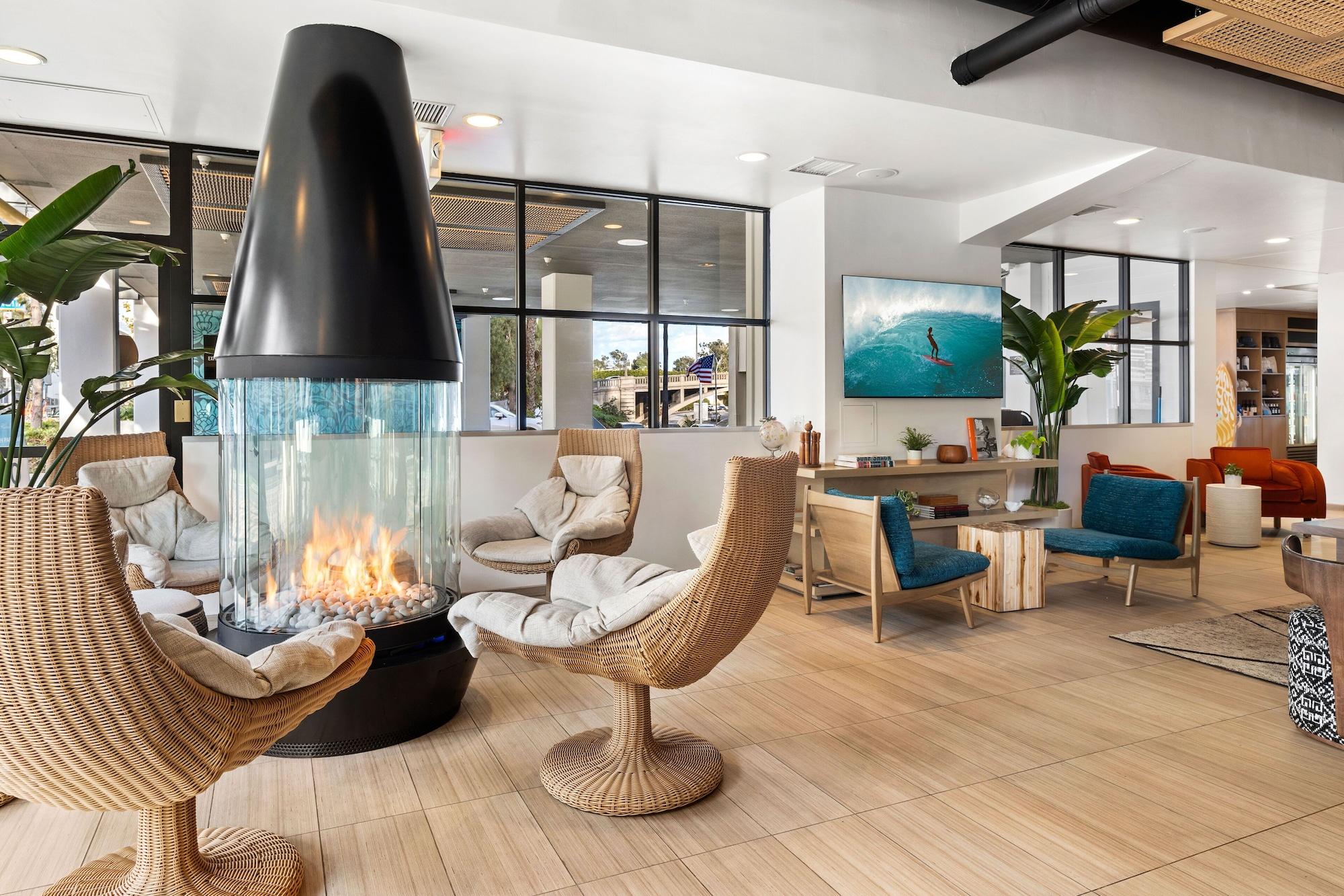 Vista Lobby The Pierside Santa Monica