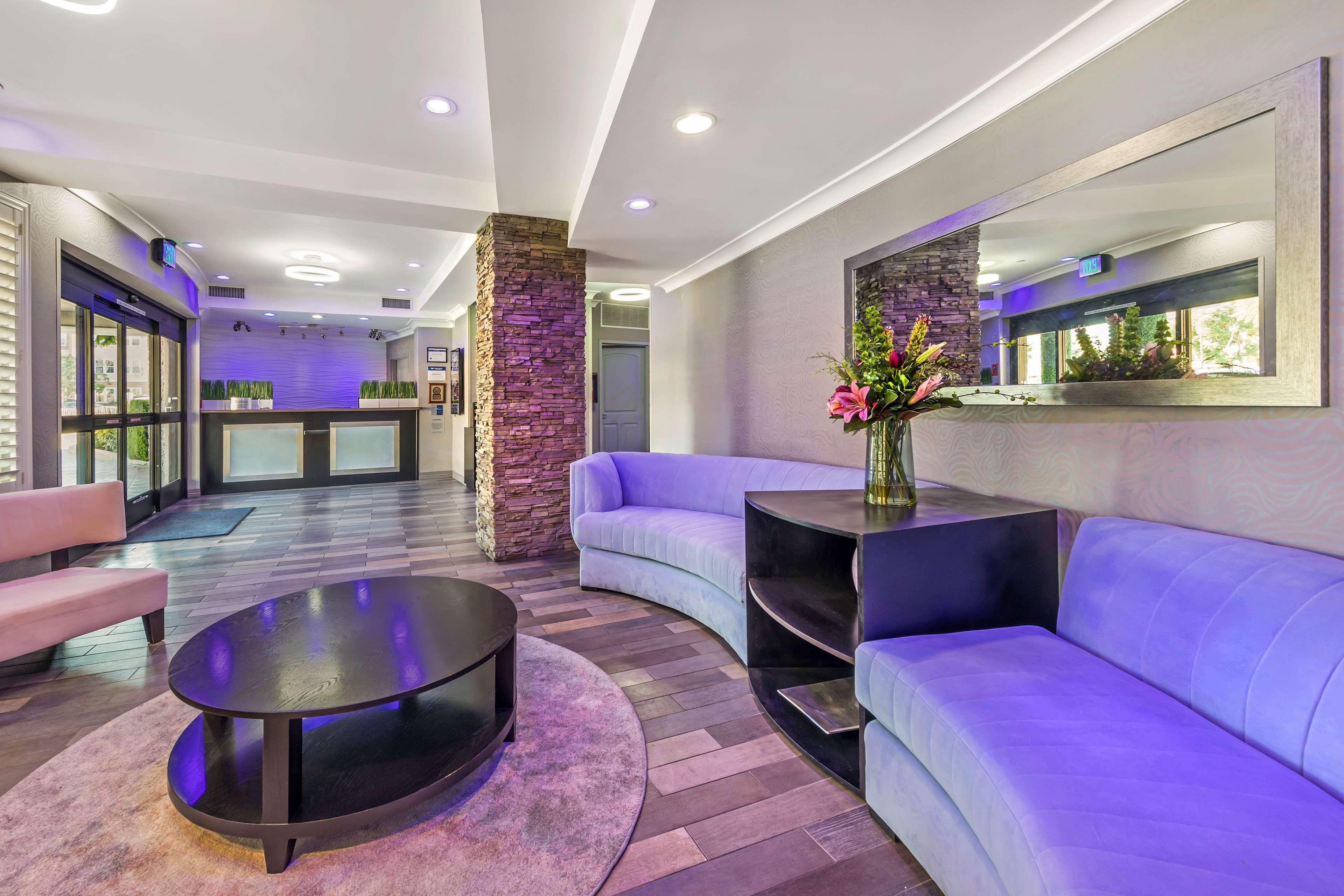 Vista Lobby Best Western Plus Avita Suites