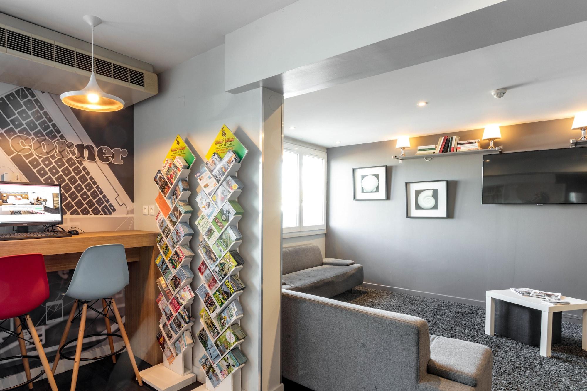 Vista Lobby Brit Hotel Confort Montpellier Parc Expositions