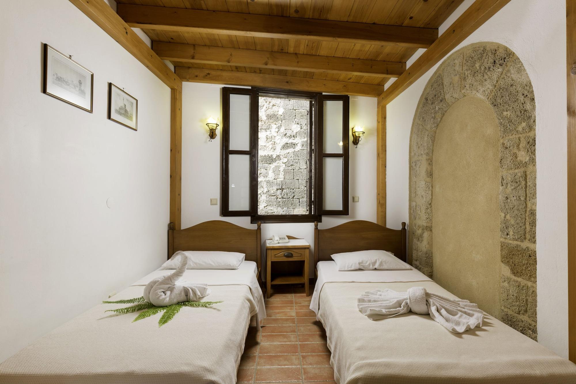 Equipamiento de Habitación Camelot Traditional & Classic Hotel