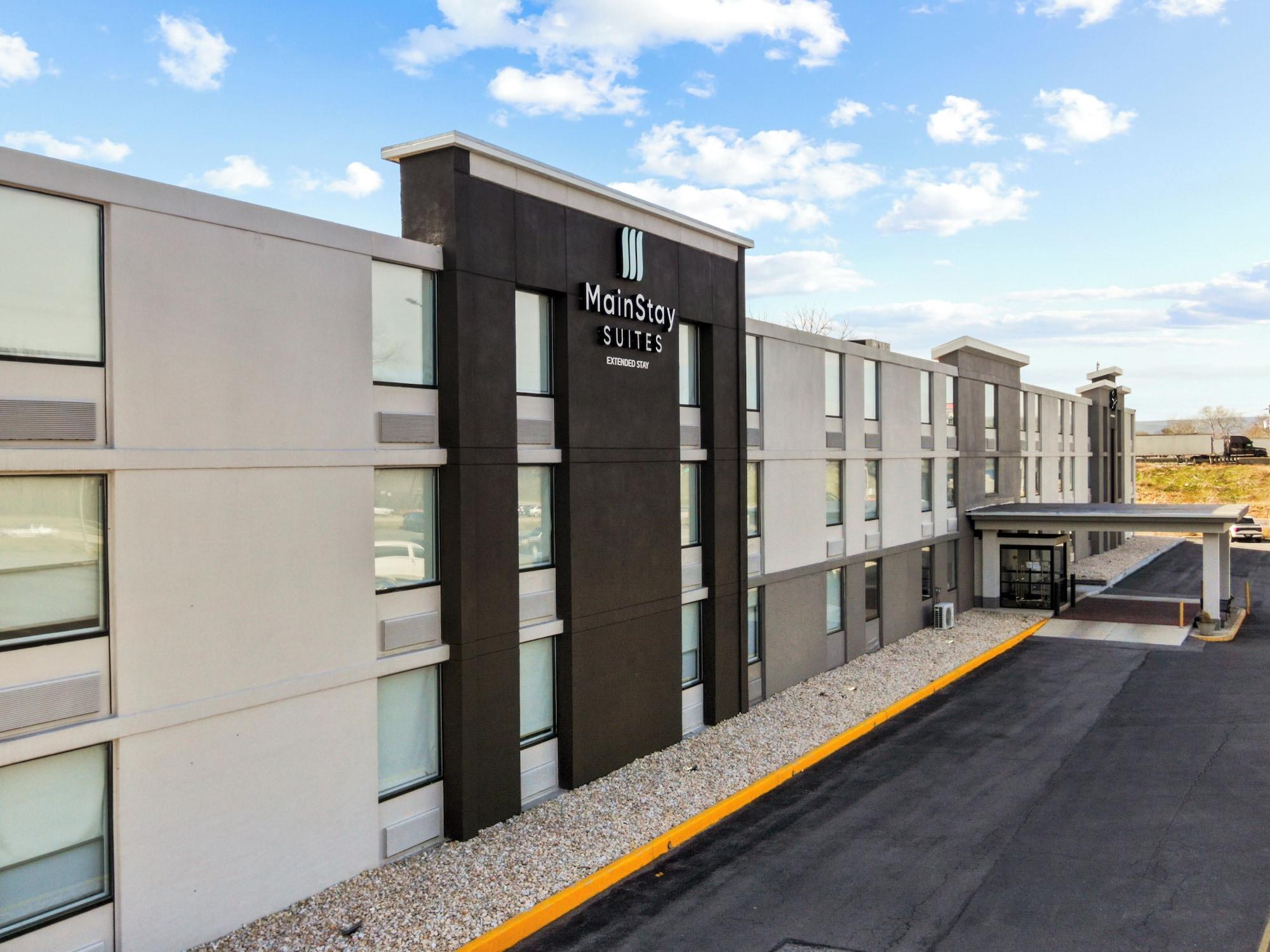 Vista Exterior MainStay Suites Chambersburg