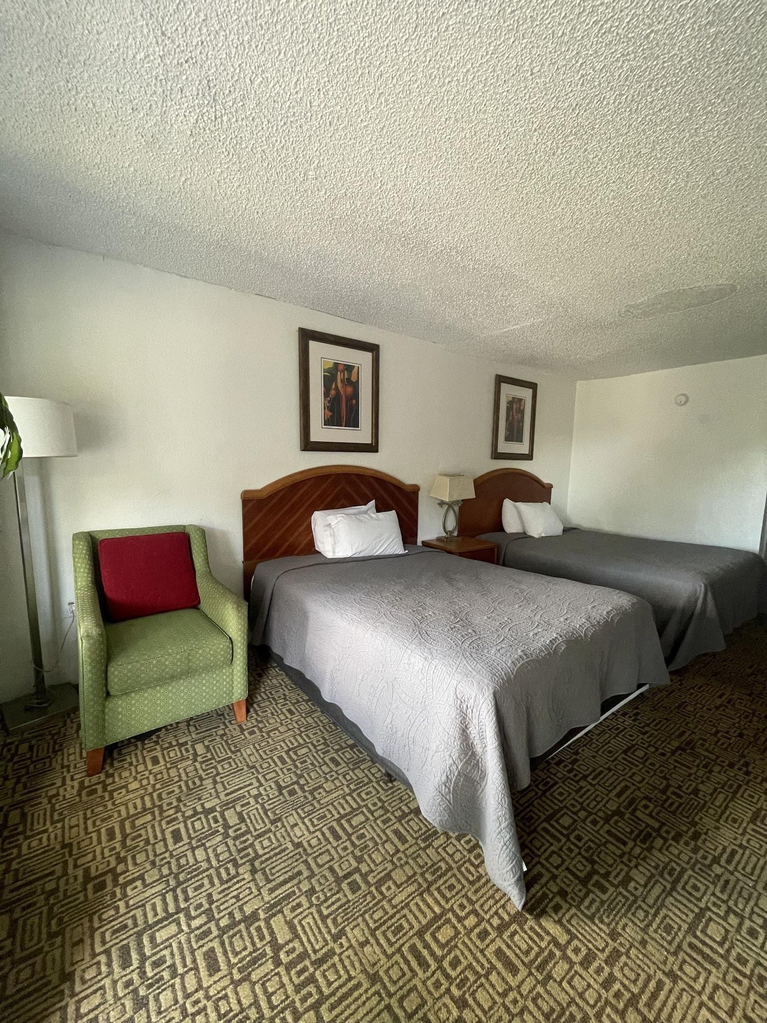 Habitación Ambassador Inn