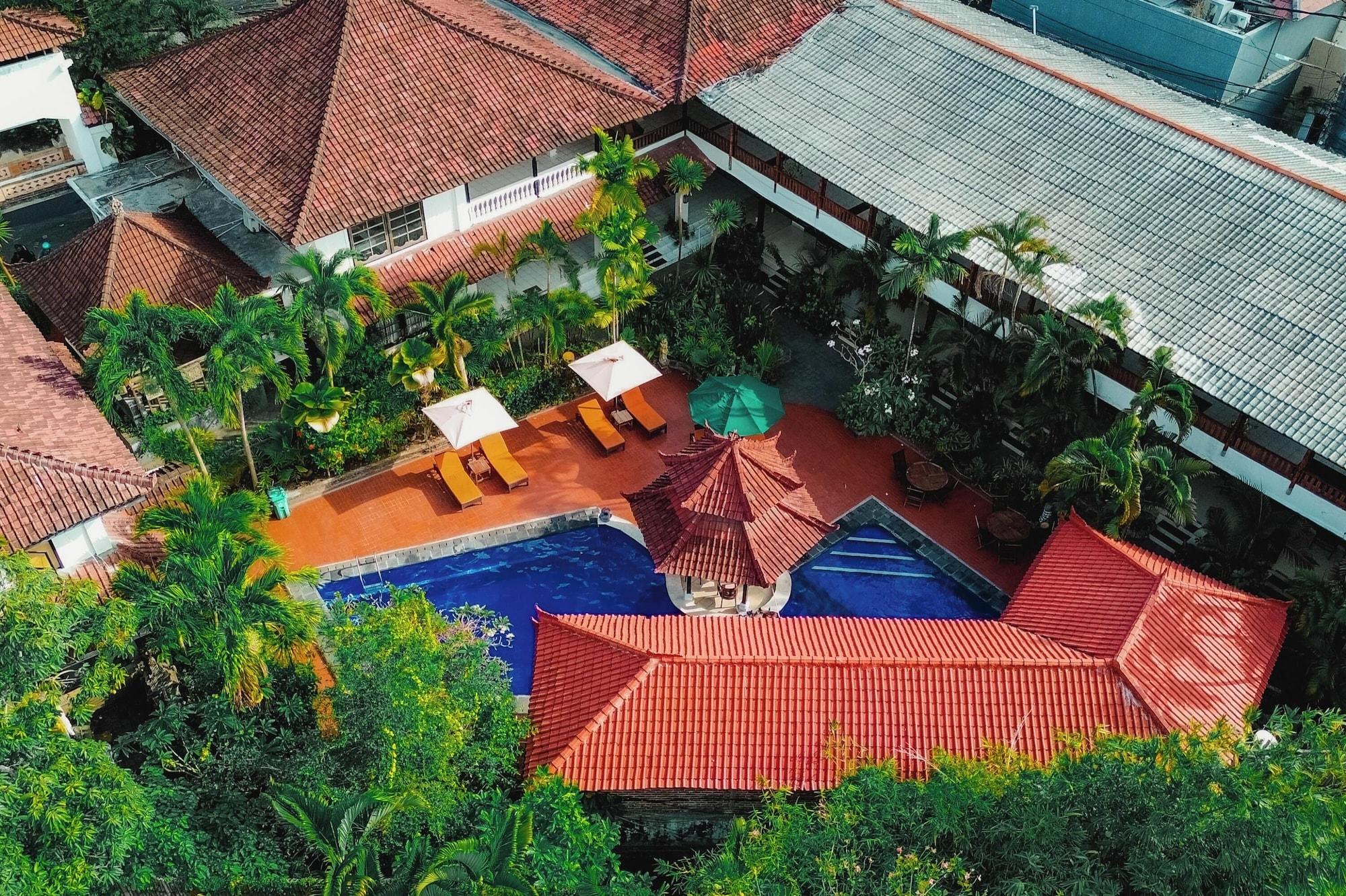 Vista Exterior Sarinande Hotel