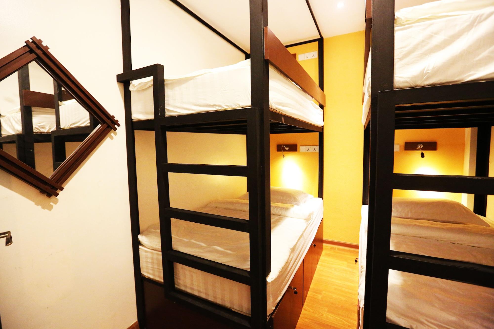 Varios Little Hpa An Hostel
