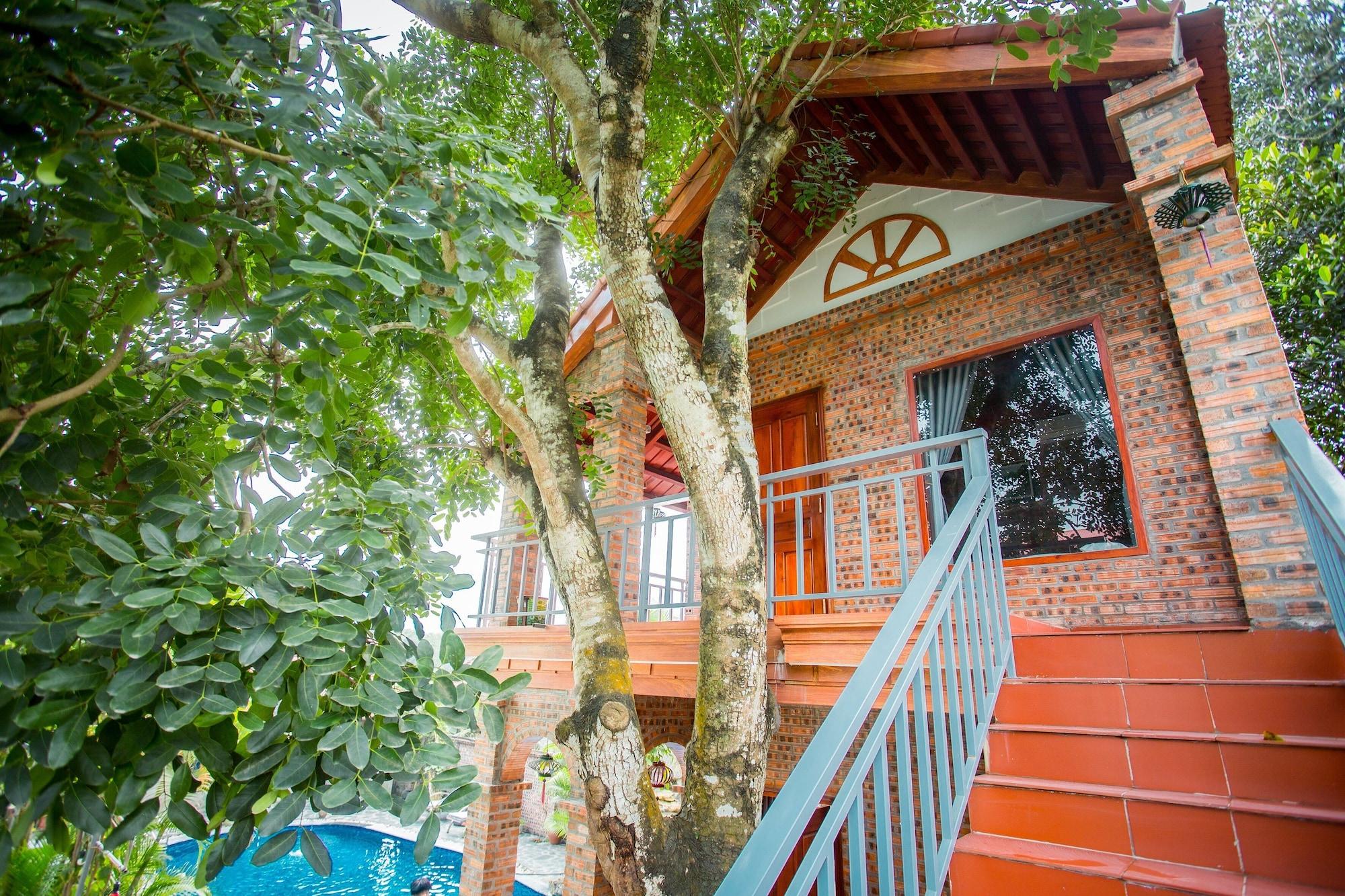 Varios Ninh Binh Mountain View Homestay