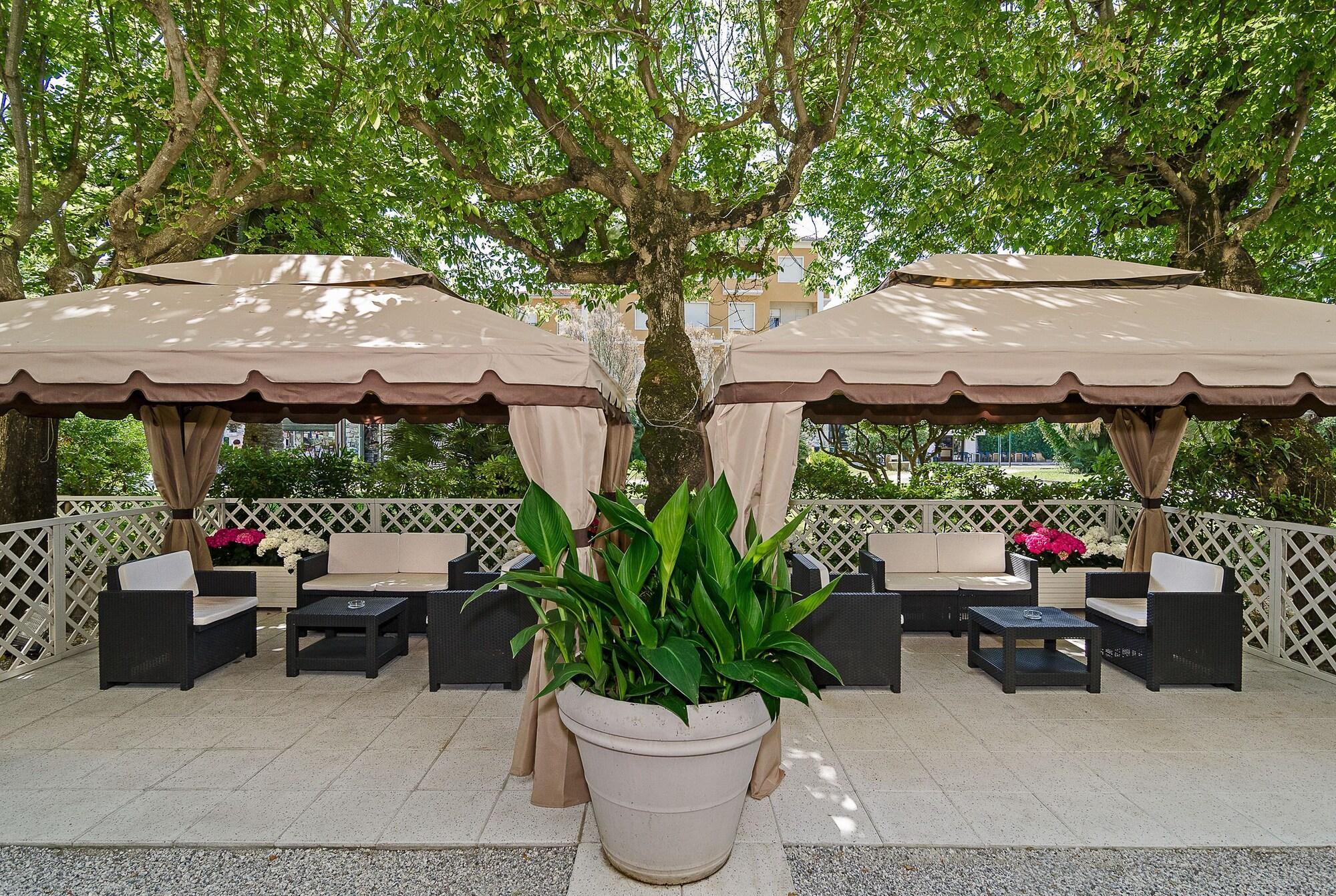 Vista Exterior Hotel Coluccini