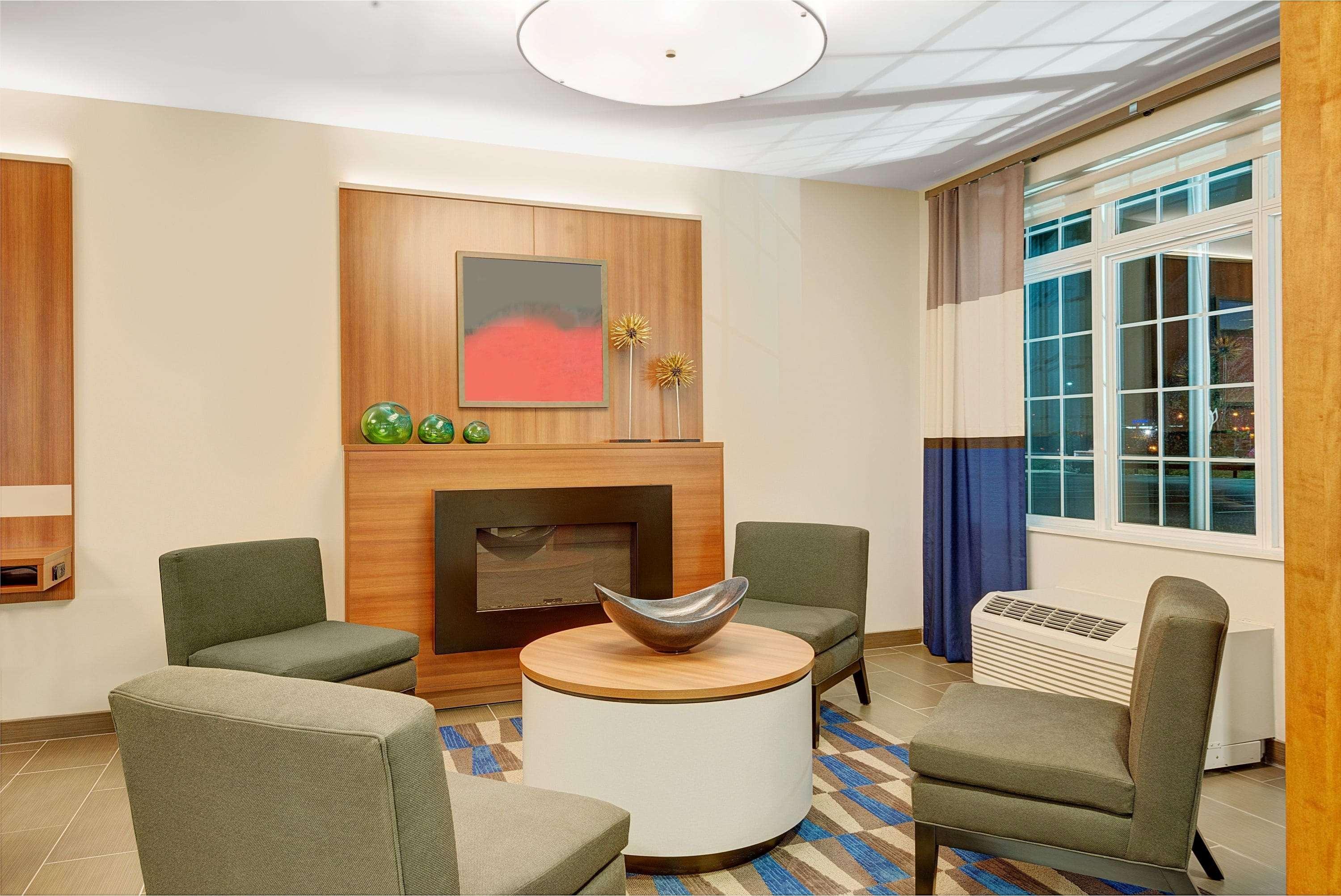 Vista Lobby Microtel Inn & Suites By Wyndham Philadelphia Airport Ridley