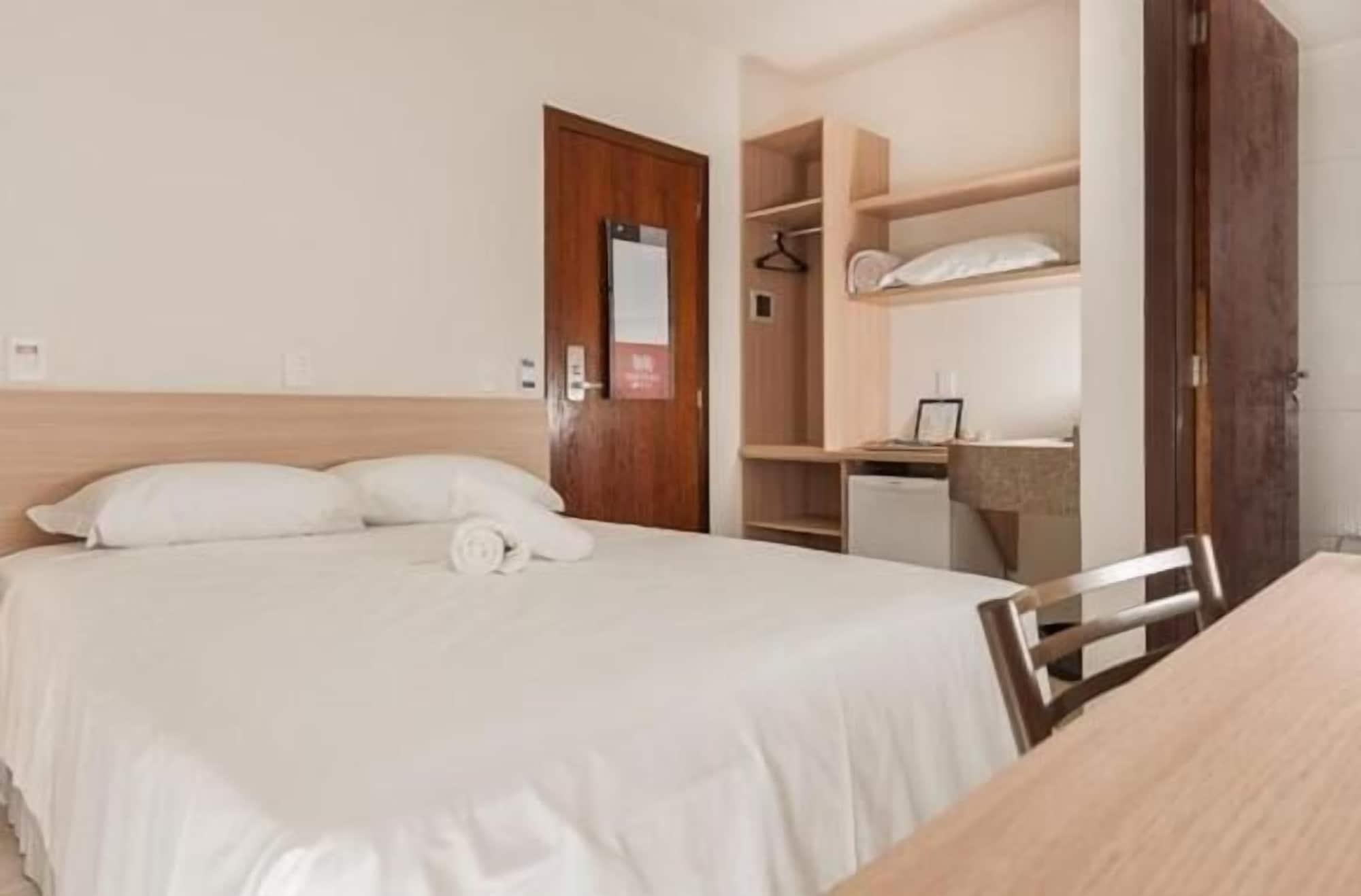 Varios Hotel Dois H