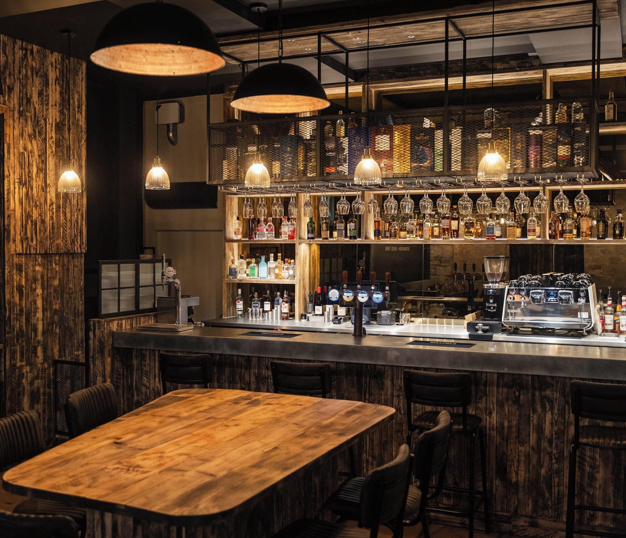 Varios CoDE Pod  – The CoURT - Edinburgh