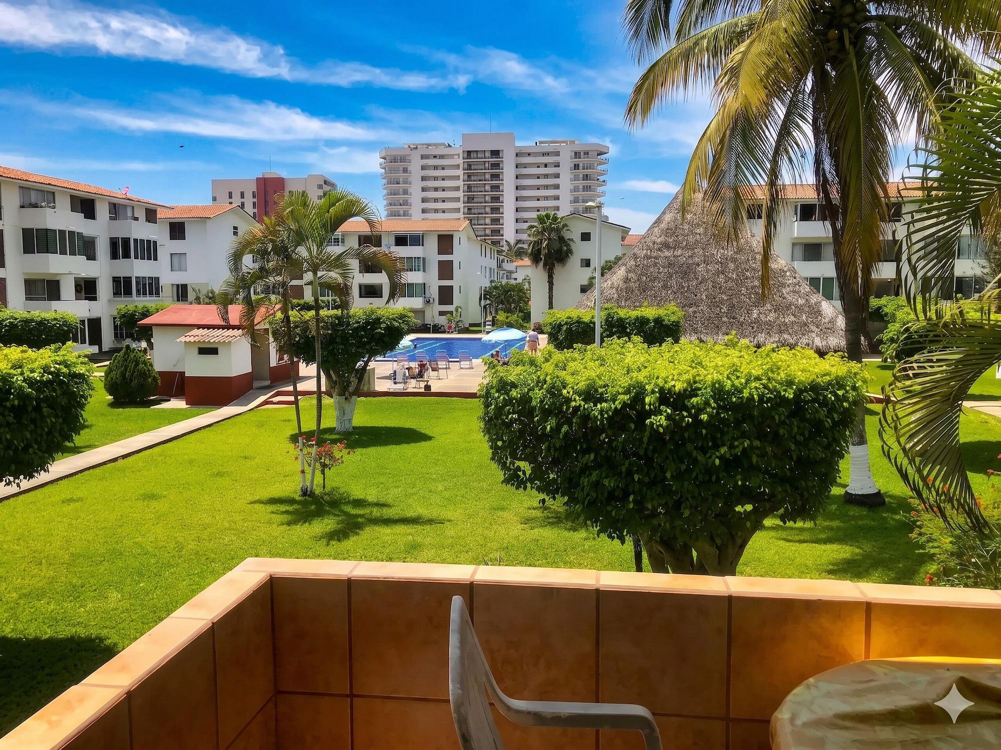 Restaurant La Marina Condominios by Monyxbnb