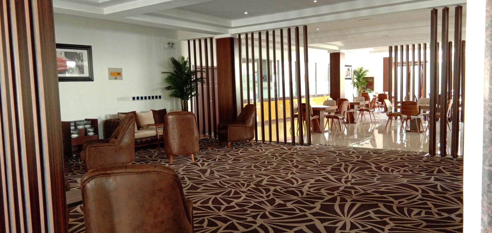 Vista Lobby Summerset Continental Hotel By Usuma