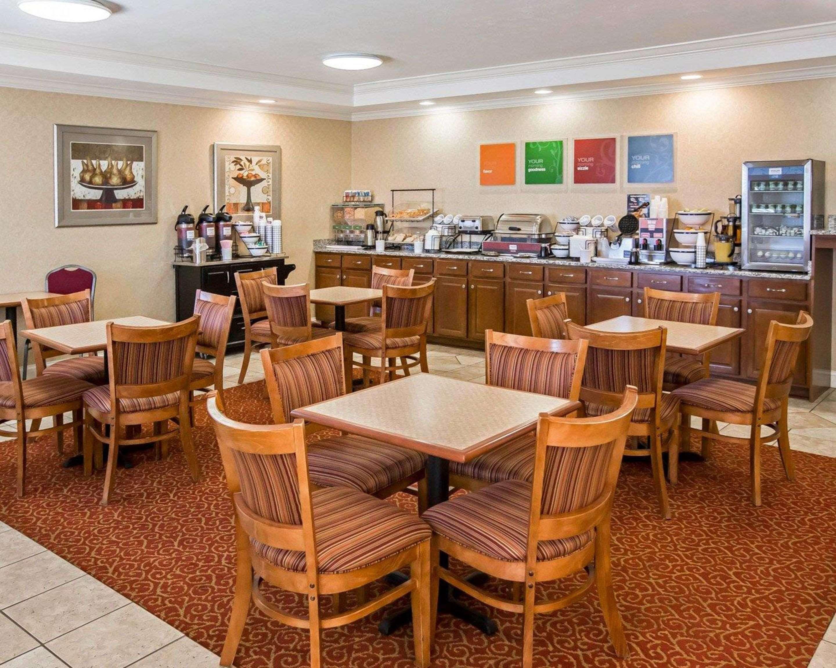 Restaurant Comfort Inn Hebron-Lowell Area