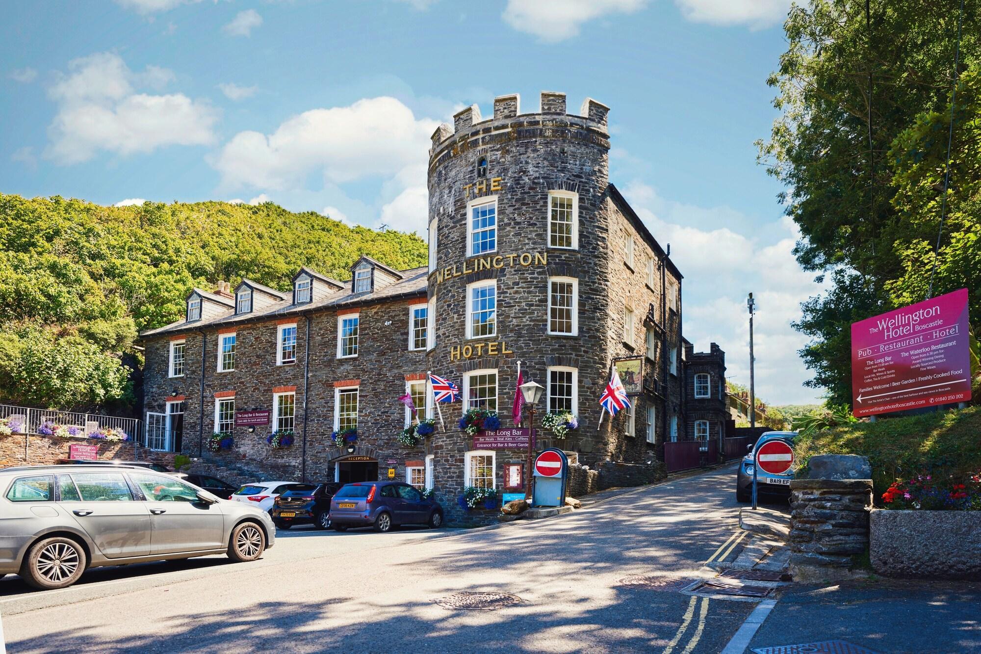 Varios Wellington Hotel