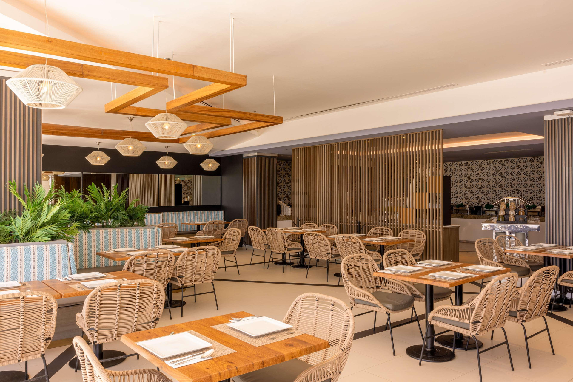 Restaurant DoubleTree by Hilton Mazatlan
