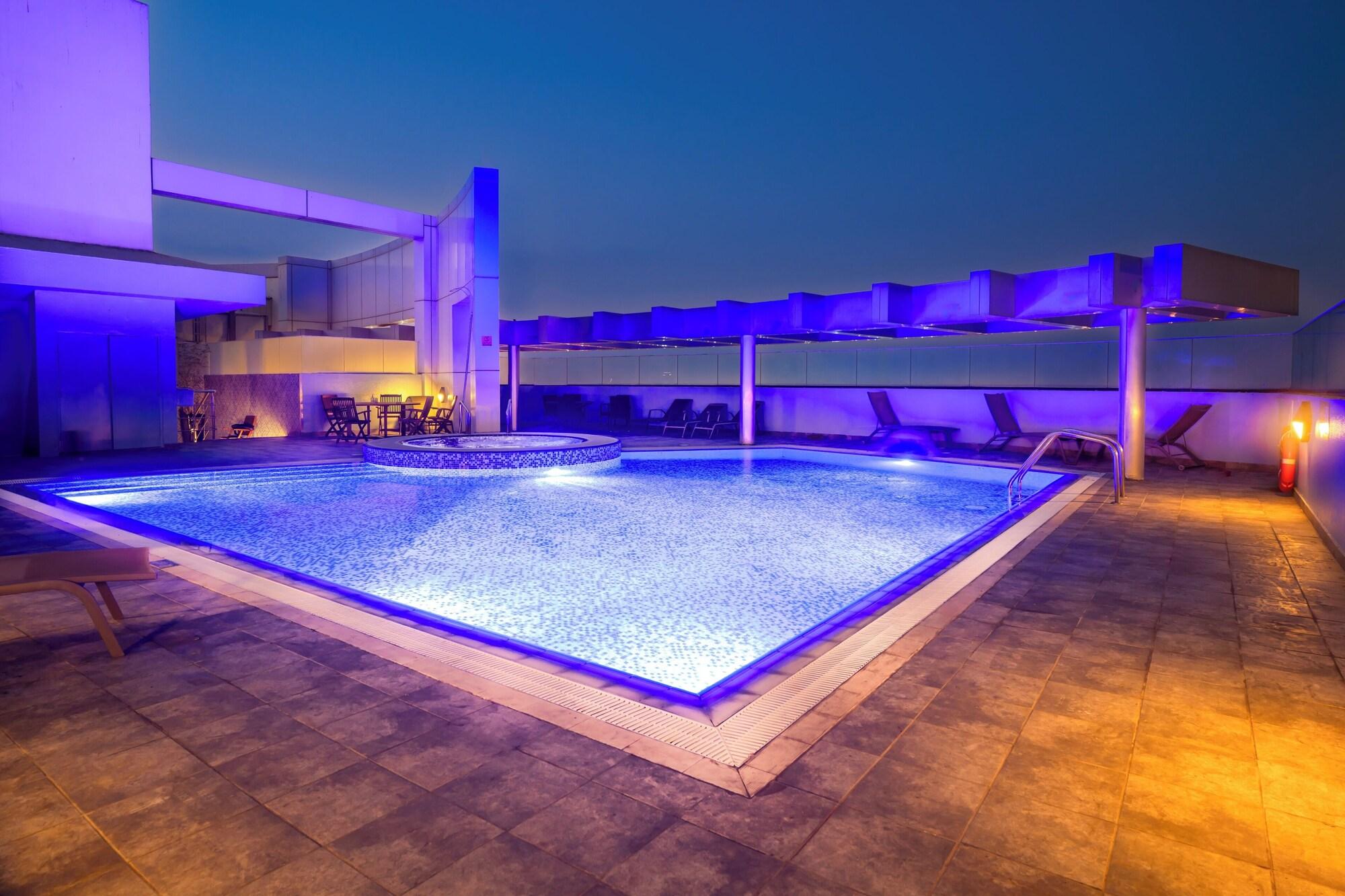 Vista Piscina Montreal Barsha Hotel