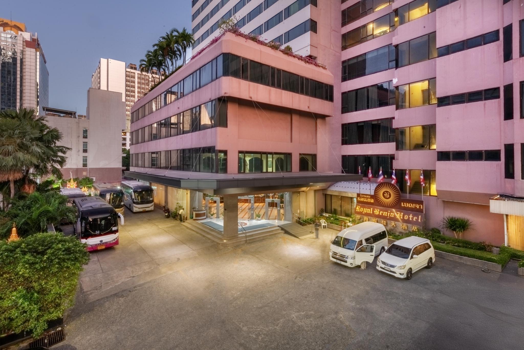 Vista Exterior Royal Benja Hotel - Big Room Family-Friendly