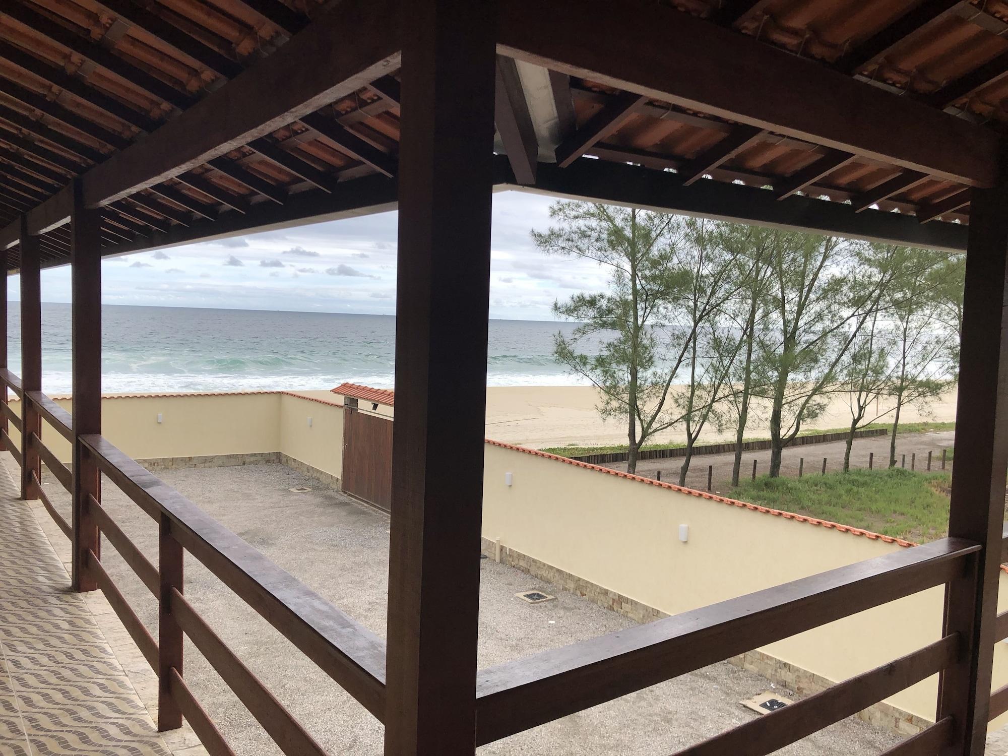 Playa Black Point Beach Club