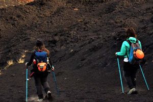 Actividad - Trekking por el Etna y sus cuevas volcánicas