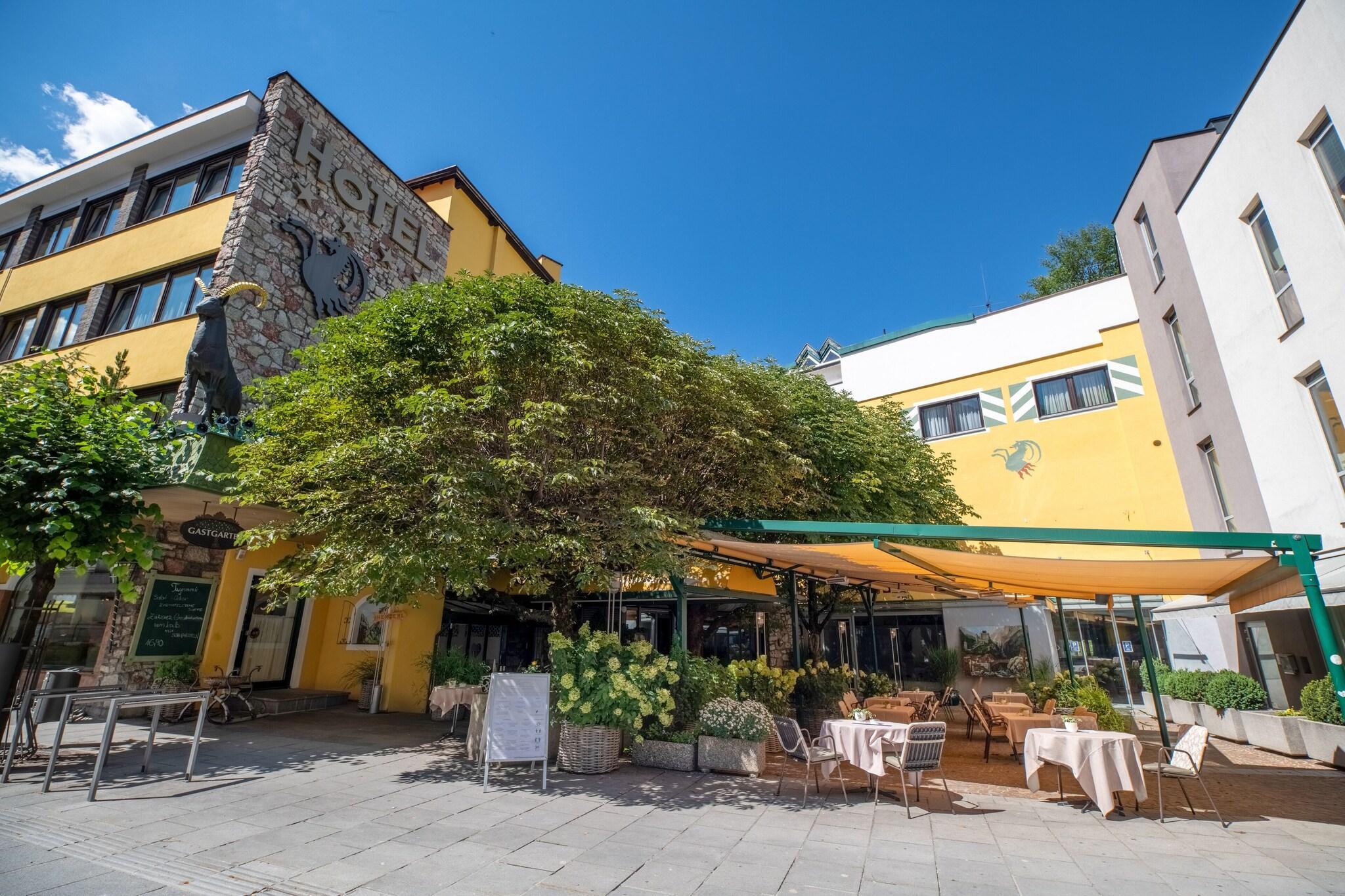 Vista Exterior Hotel Schrofenstein