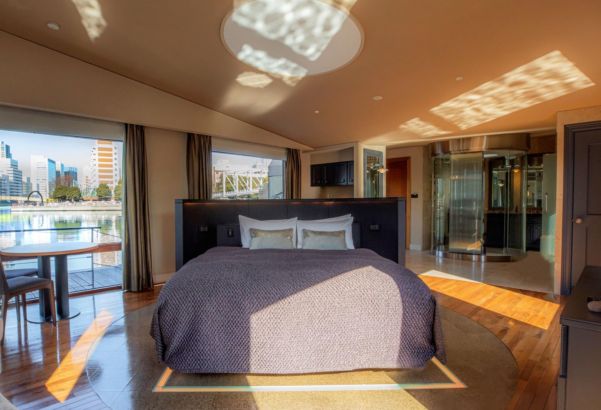 Varios PETALS TOKYO - Floating Hotel