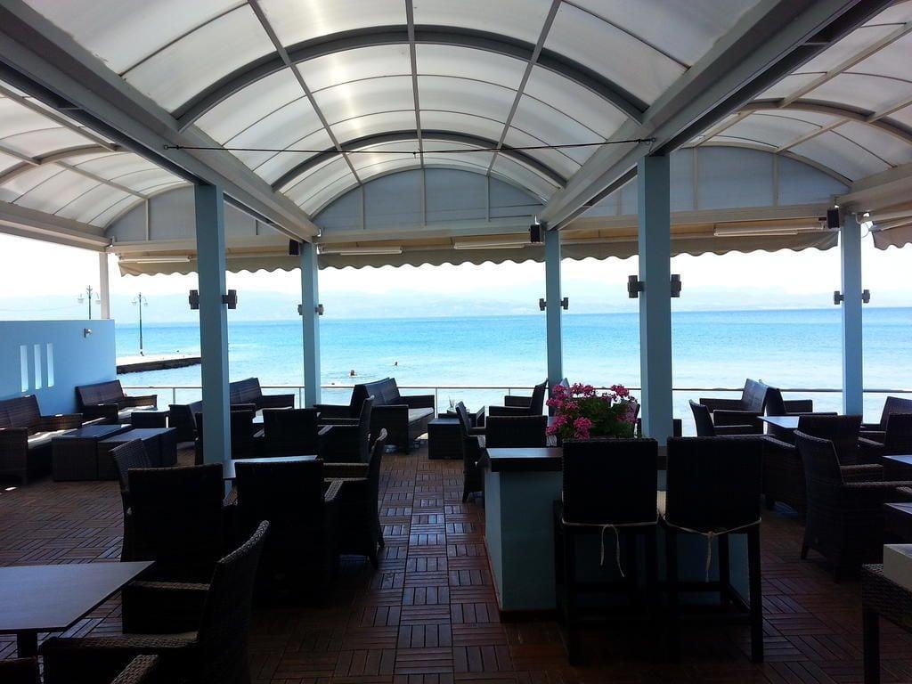 Bar/Salón Artemis Hotel