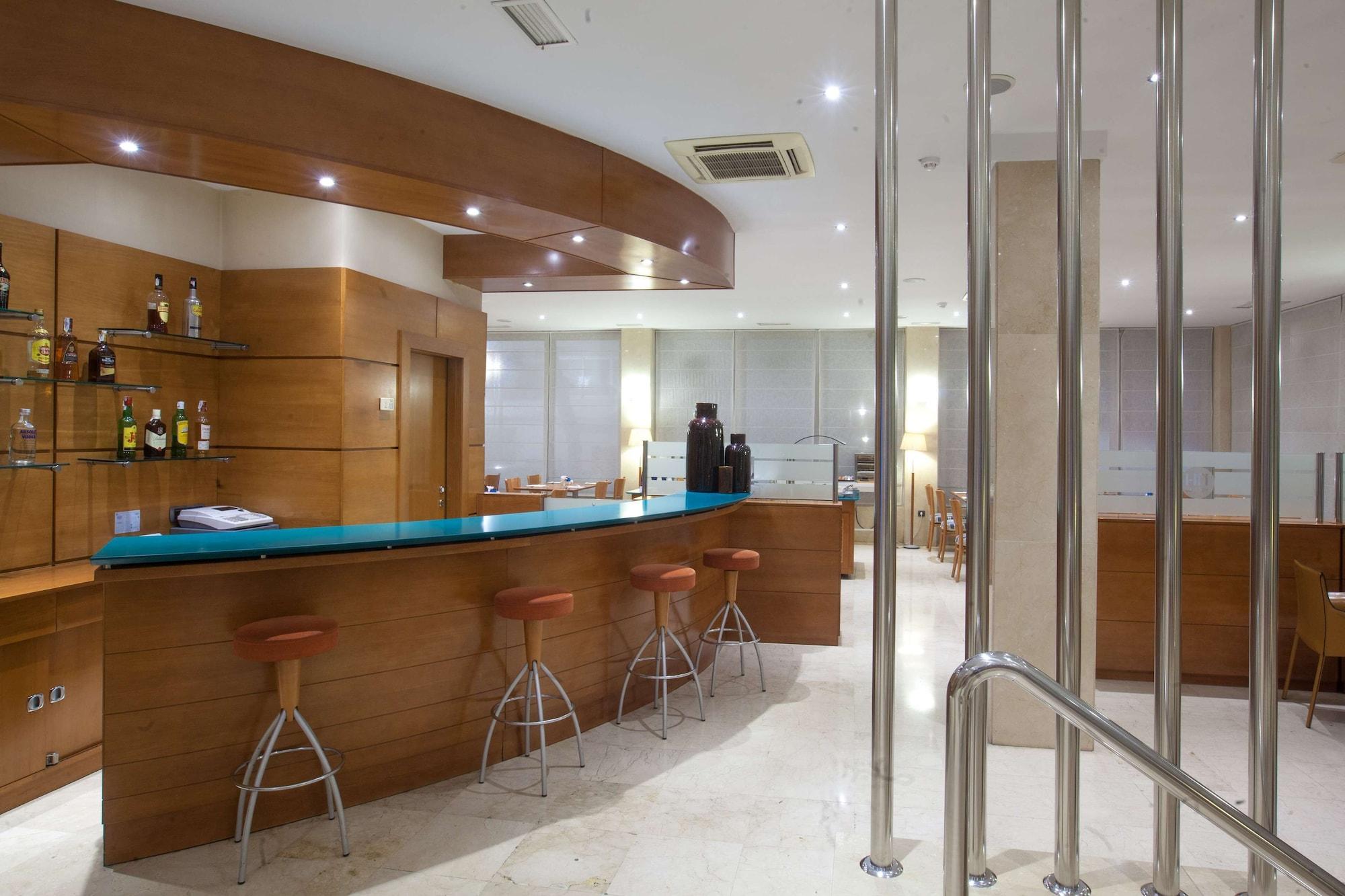 Bar/Salón NH San Pedro