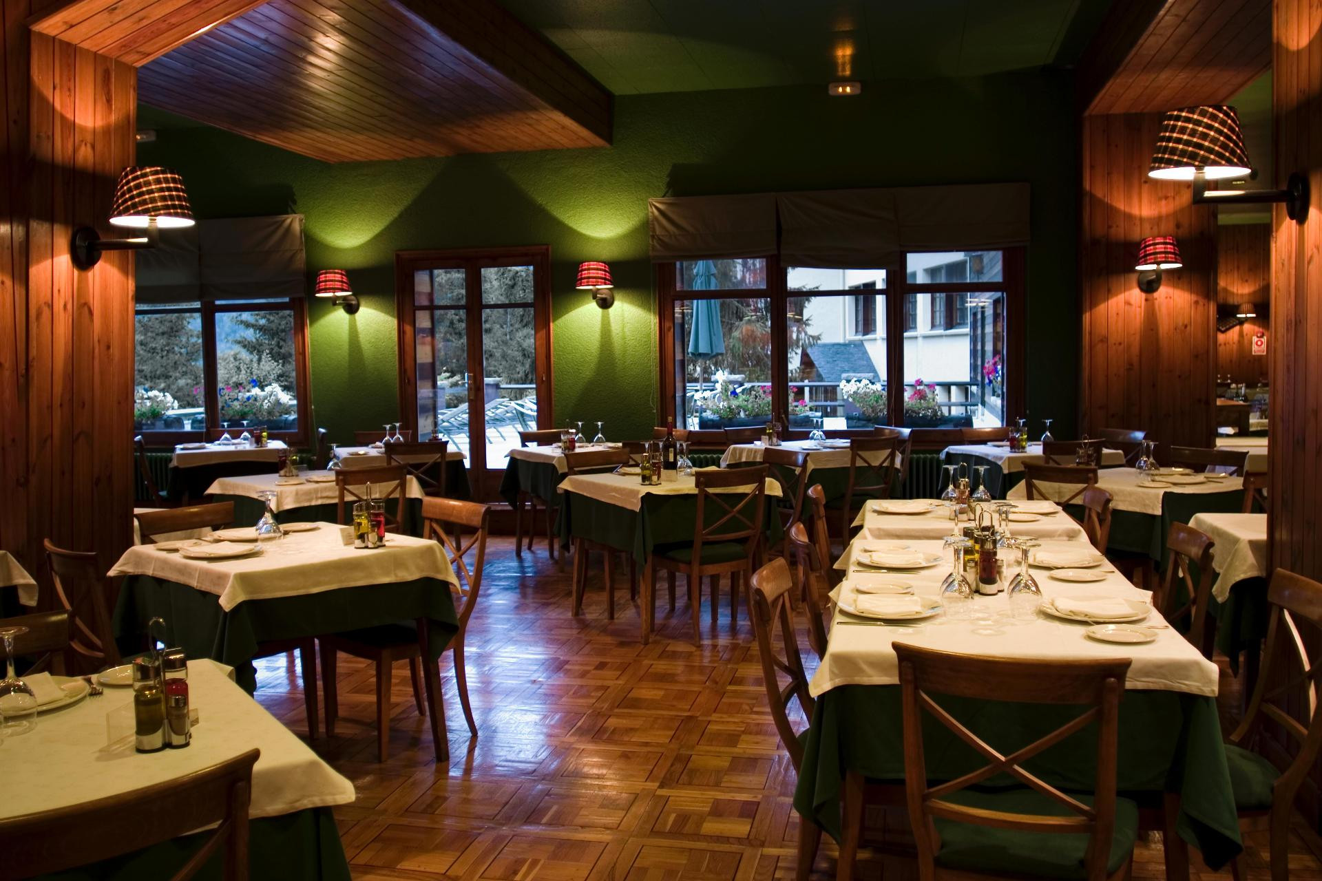 Bar/Salón El Manantial
