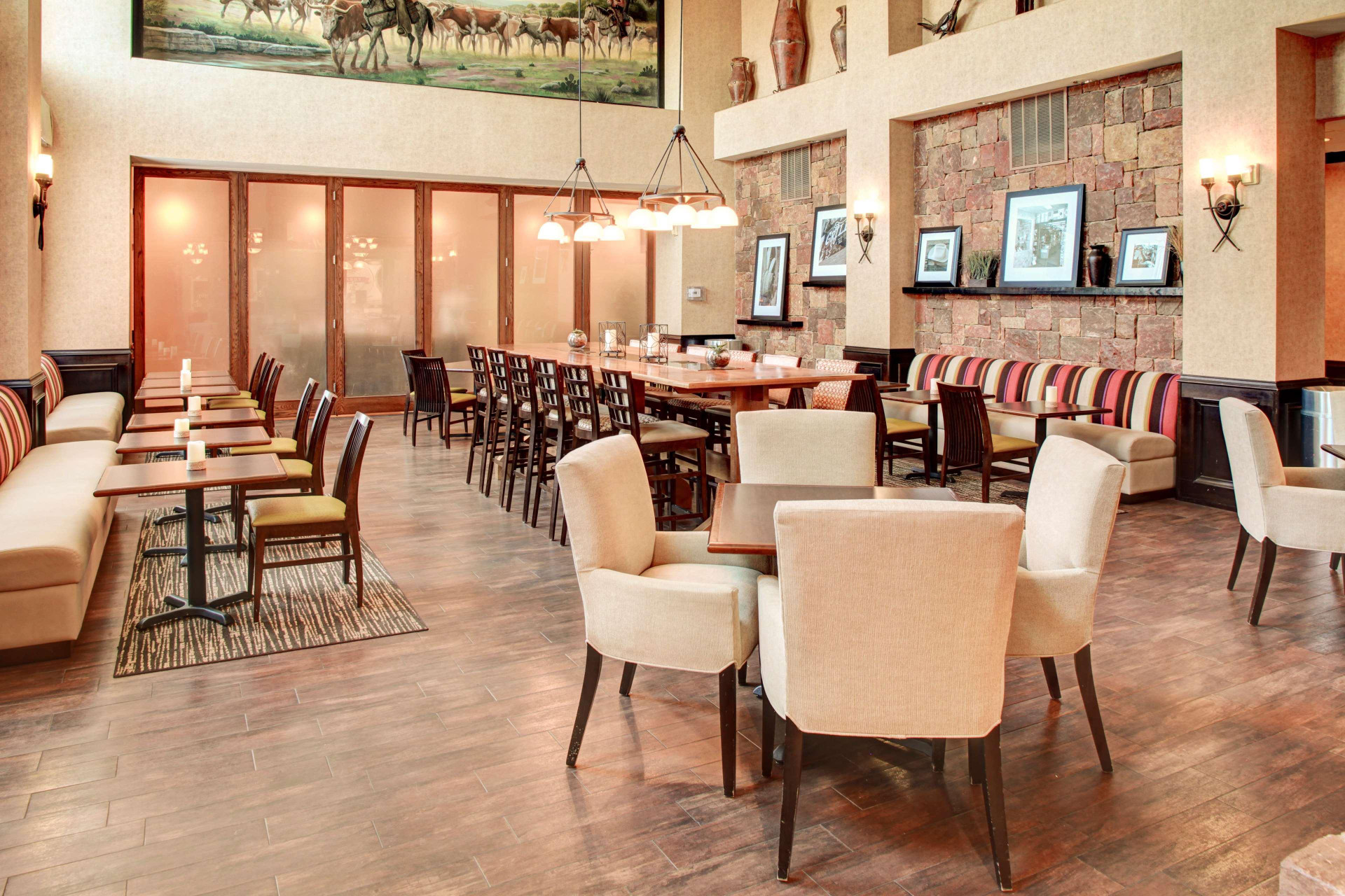 Vista Lobby Hampton Inn & Suites Boerne