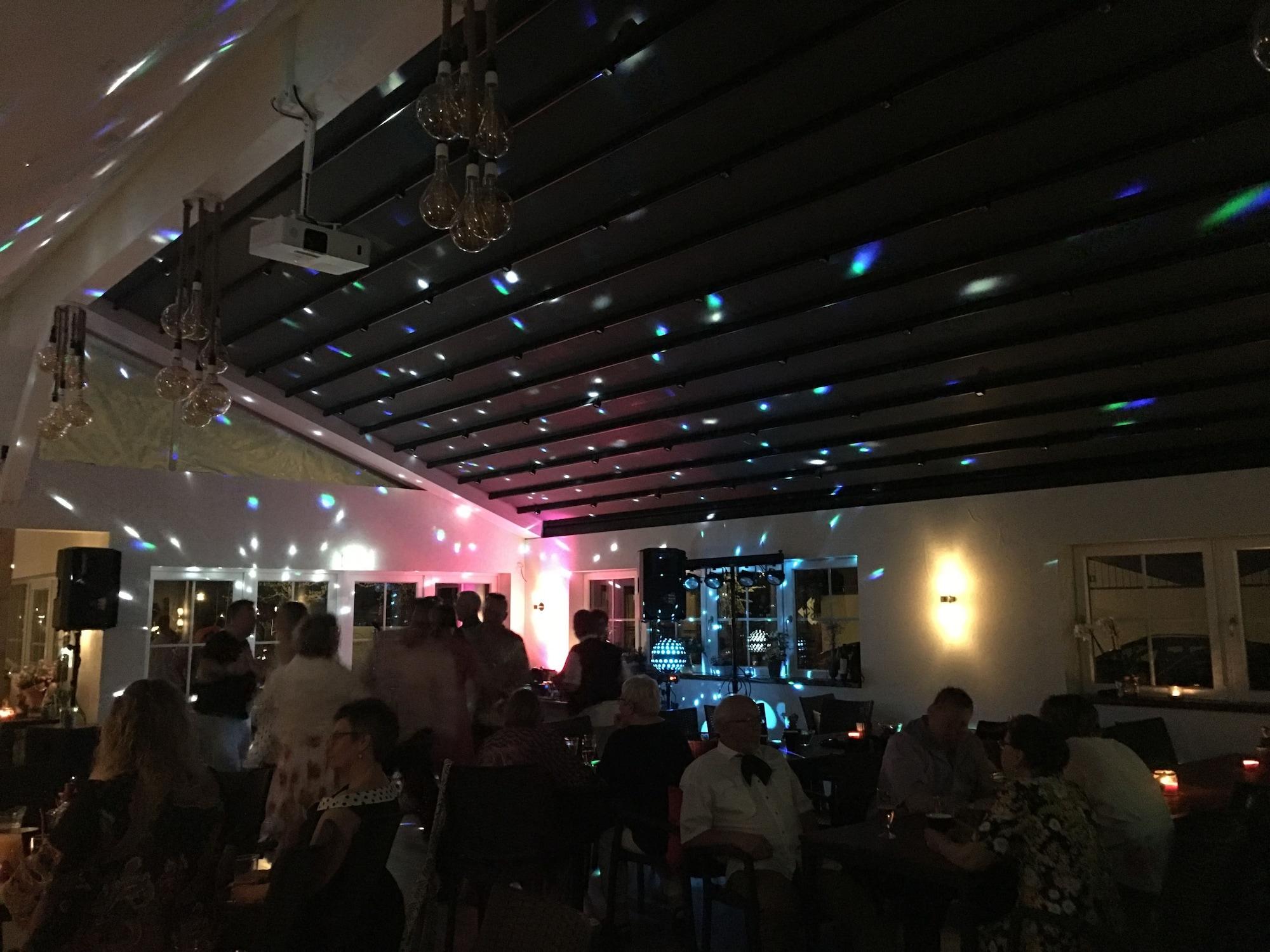 Bar/Salón Oldfruen De luxe