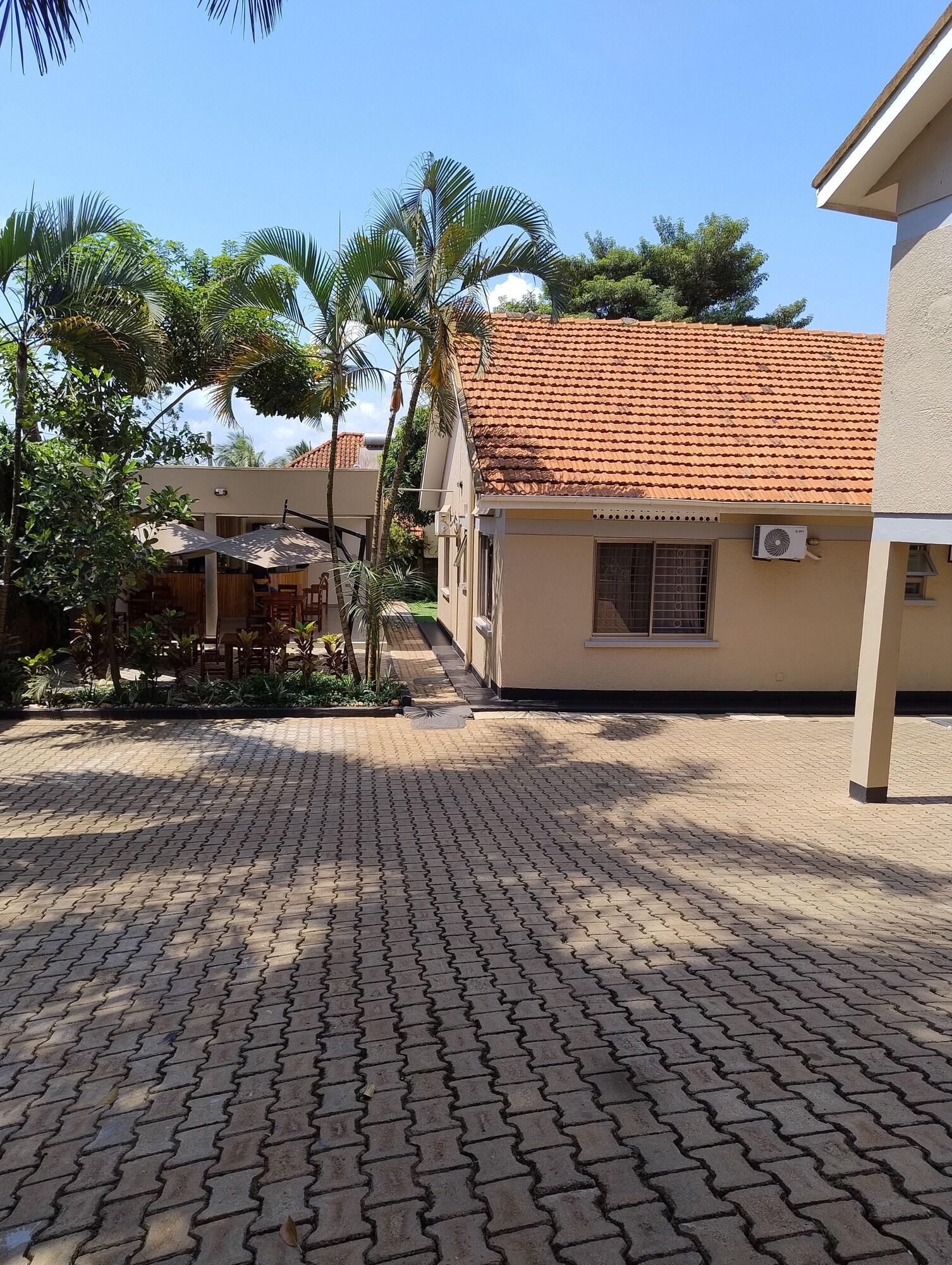 Varios SKA the Boutique B&B